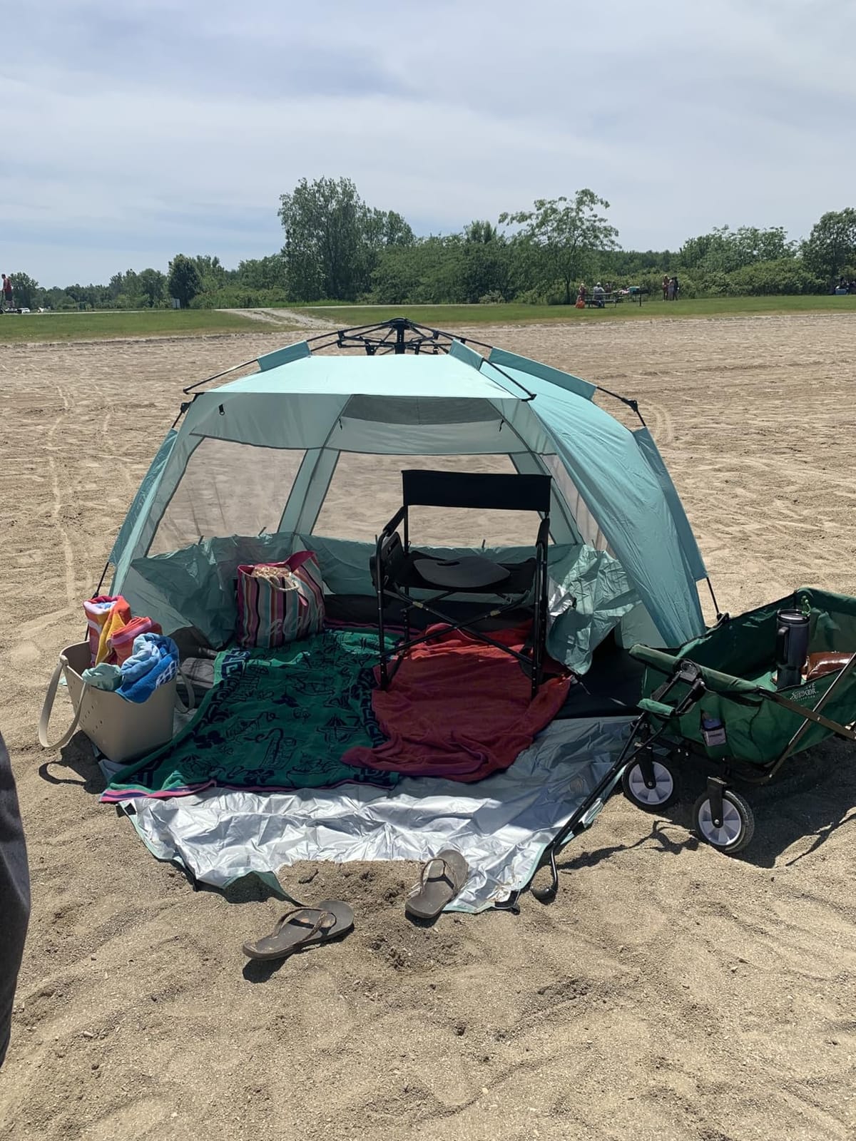 WhiteFang Deluxe Pop Up Beach Tent Sun Shade Shelter for 3-4/5-6 Person, UV Protection, Extendable Floor with 3 Ventilating Windows Plus Carrying Bag, Stakes, and Guy Lines customer photo 1