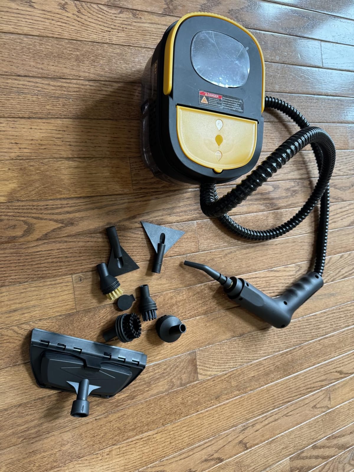 Eureka 3670M Canister Cleaner, Lightweight Powerful Vacuum for Carpets and Hard Floors, w/ 5bags,Yellow customer photo 1