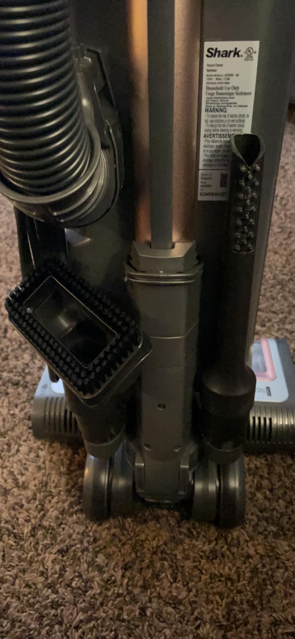 Shark AZ2002 Vertex Powered Lift-Away Upright Vacuum with DuoClean PowerFins, Self-Cleaning Brushroll, Large Dust Cup, Pet Crevice Tool, Dusting Brush & Power Brush, Silver/Rose Gold customer photo 1