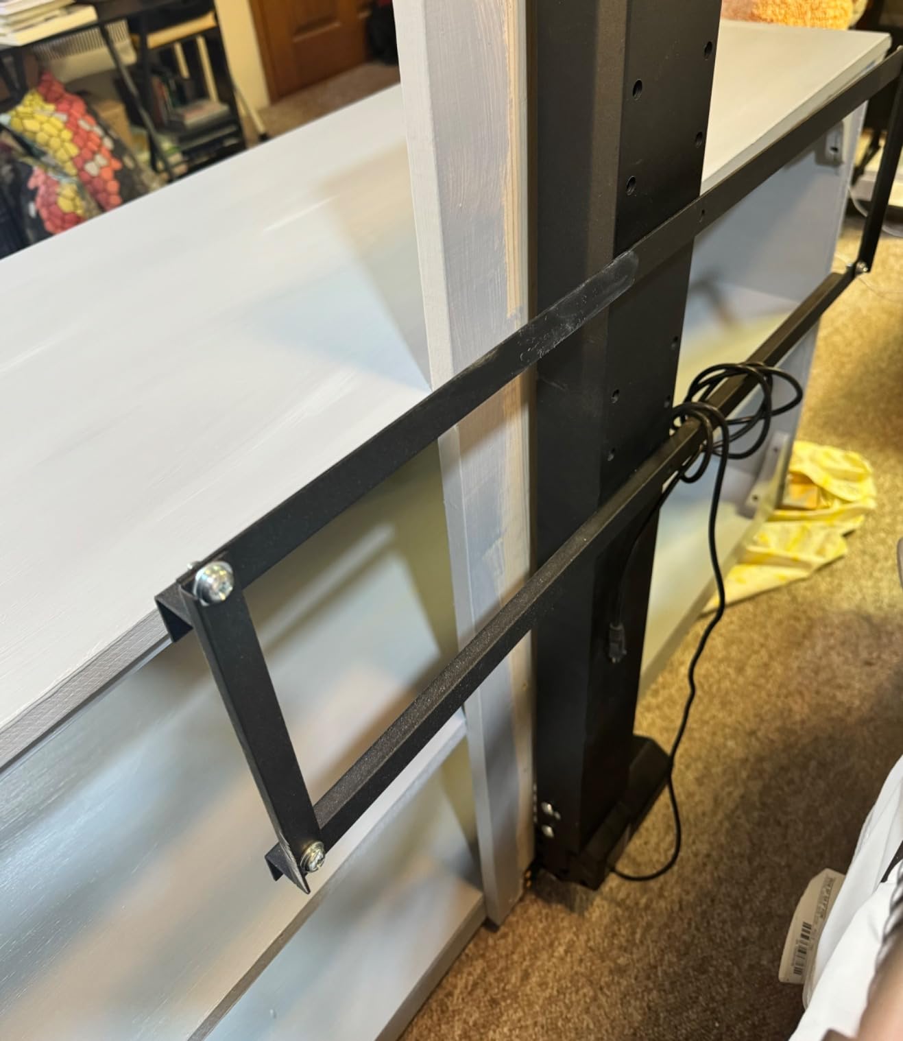 VEVOR Motorized TV Lift Stroke Length 31 Inches Motorized TV Mount Fit for Max.60 Inch Lift with Remote Control Height Adjustable 42-73 Inch, Load Capacity 132 Lbs customer photo 2
