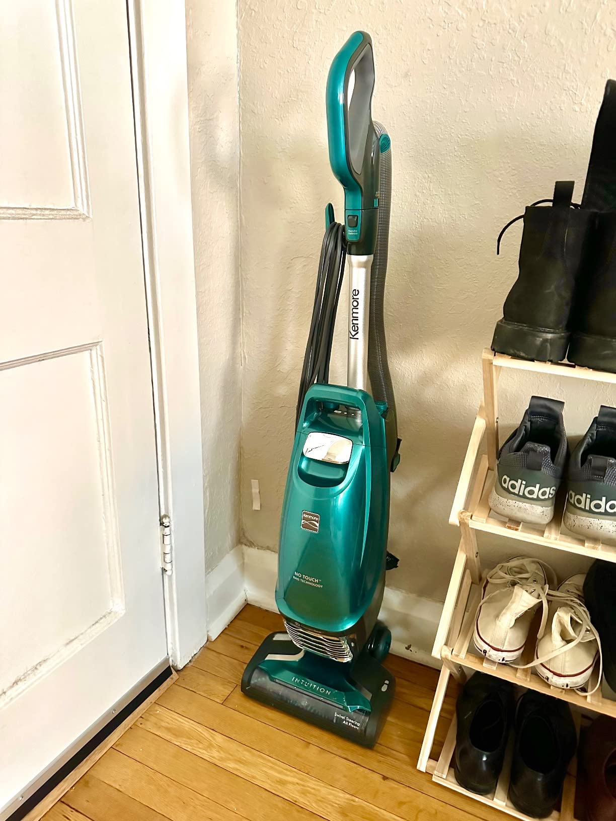 Kenmore Intuition Bagged Upright Vacuum Lift-Up Carpet Cleaner, Pet Friendly, BU4022 customer photo 2