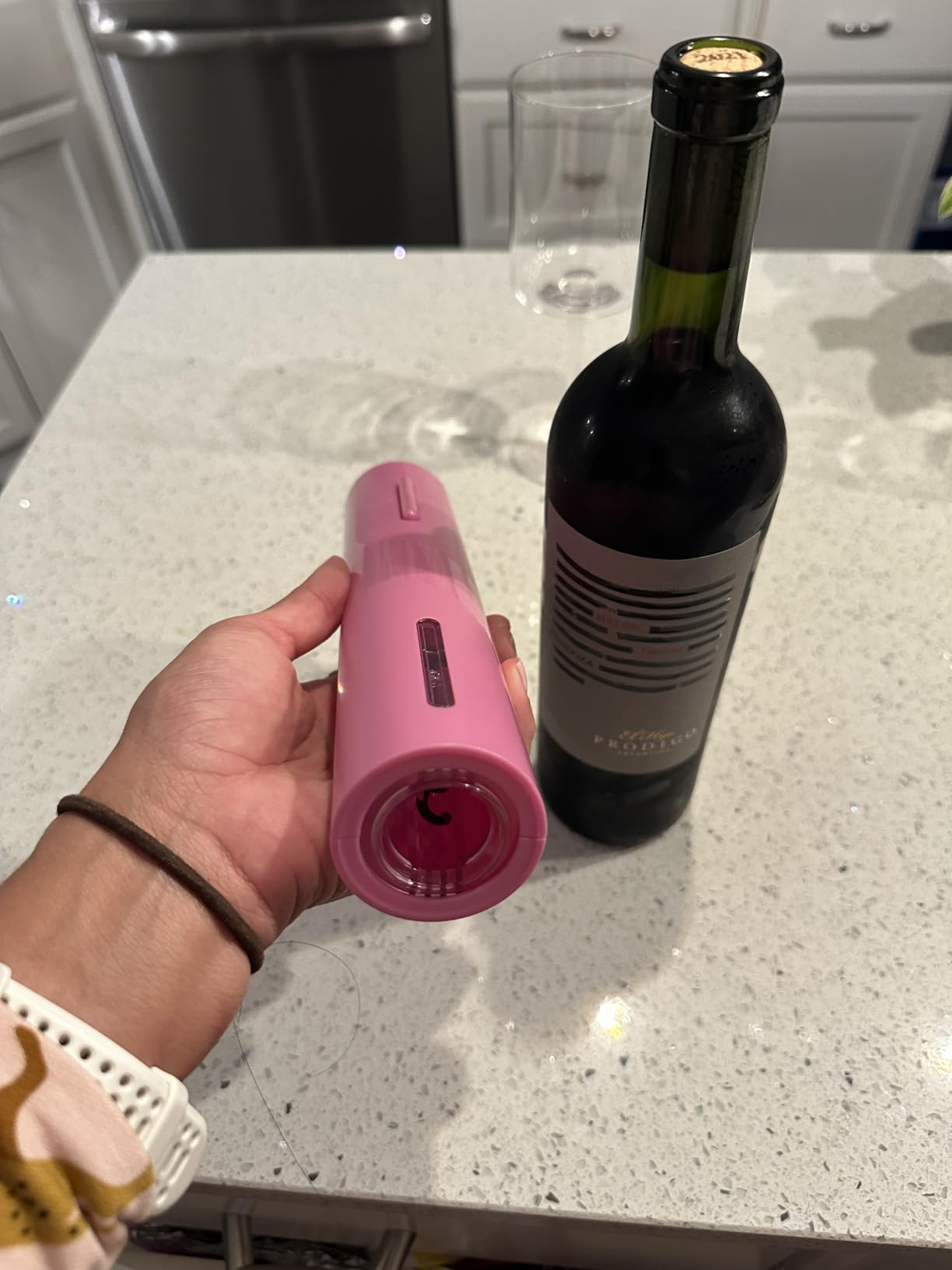 COKUNST Electric Wine Bottle Opener with Foil Cutter, Automatic Corkscrew | Battery Operated One-click Button Corkscrew Remover with Blue Led Indicator Light for Home Kitchen Party Wedding Black customer photo 2