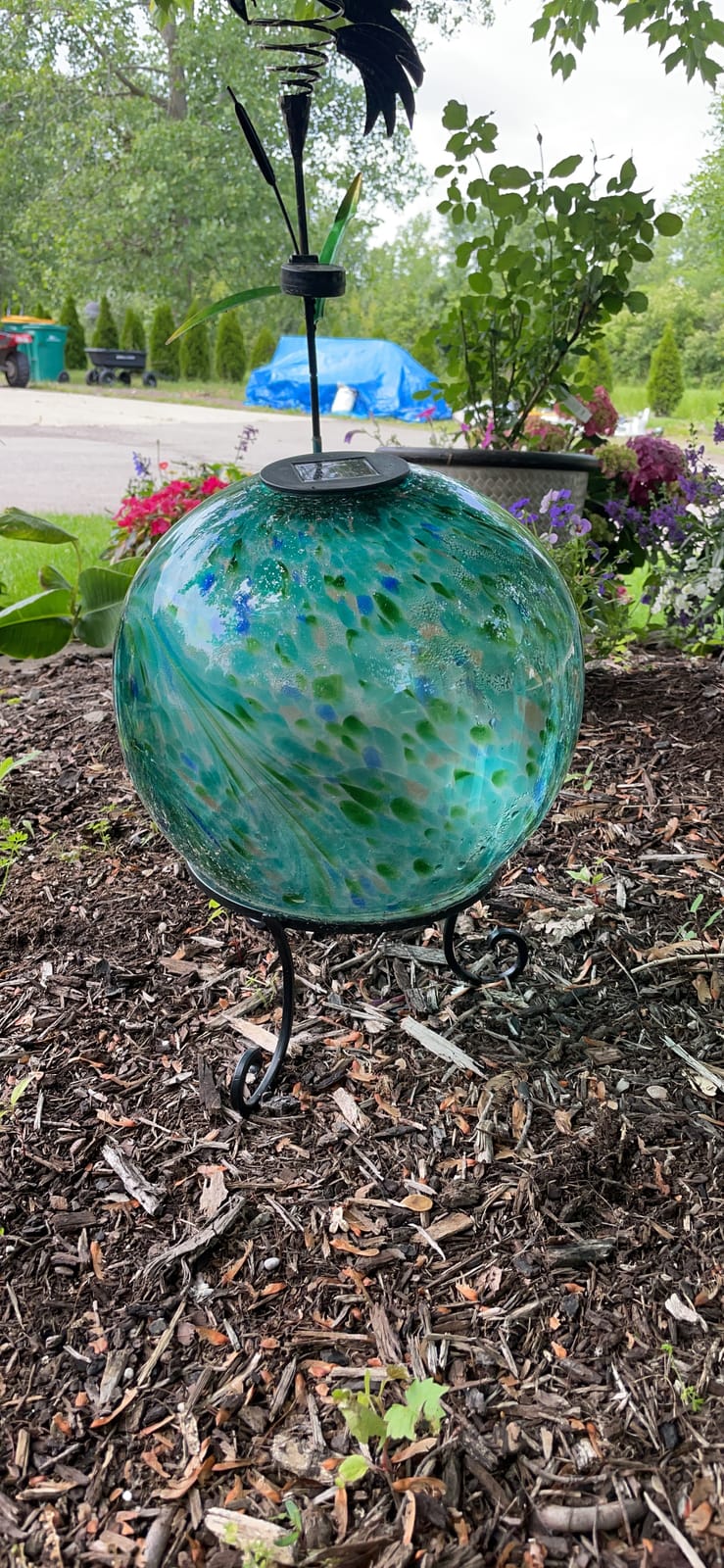 Kesywale Metal Gazing Ball Stand for 10 or 12 Inch Outdoor Garden Gazing Globes and for Plant or Flowerpot Holder, Birdbath Bowl Stand, 5 Inch Tall (8 inch) customer photo 1
