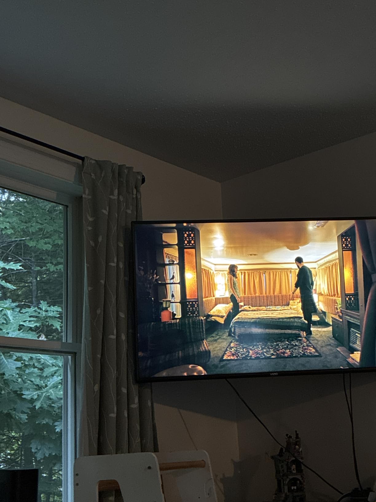 Mounting Dream Full Motion TV Wall Mount for 42-90 Inch TV up to 100lbs | TV Bracket with Swivot and Tilt, Articulating Dual Arms, Fits 16inch Studs, Max VESA 600X400 mm, MD2617 customer photo 1