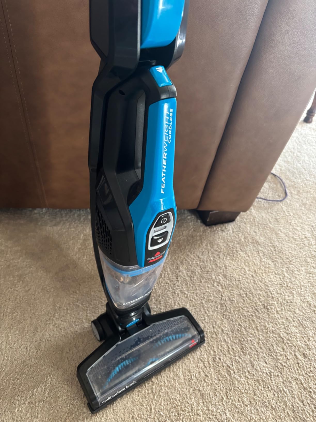 Bissell 3061 Featherweight Cordless Stick Vacuum, Self-Standing, Electric Blue, Black customer photo 2