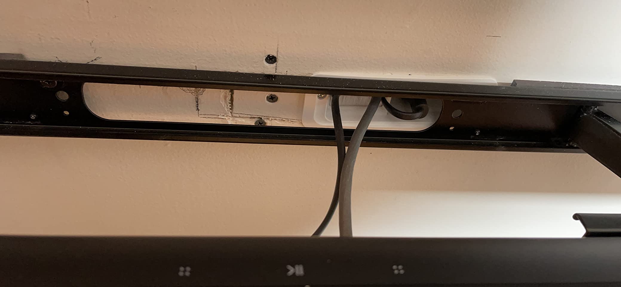 SANUS Ultimate in-Wall Cable Management Kit for Mounted TV & Soundbar - Includes Soundbar & TV Wire Management - Conceals Power, HDMI, Optical, and Low-Voltage Wires Behind Wall Model: WSIWPSB1 customer photo 1