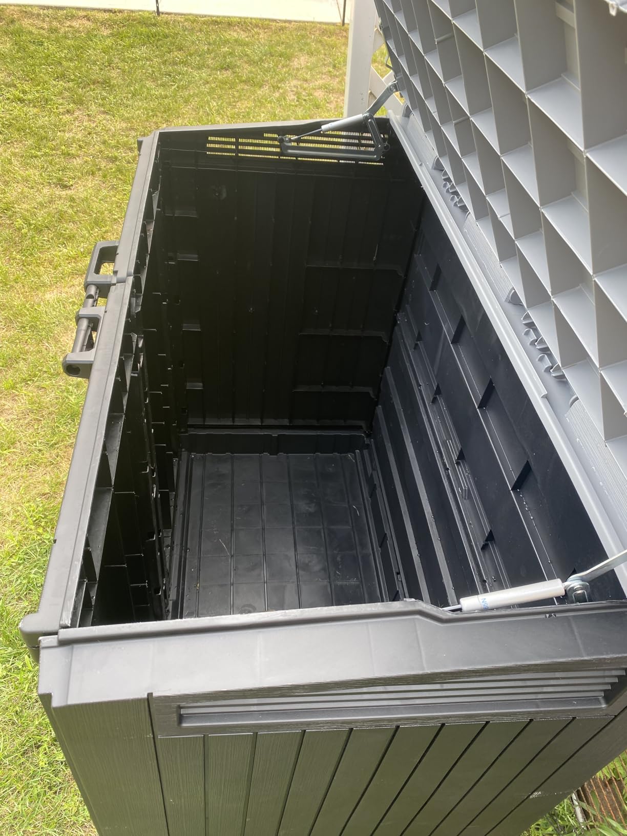 Keter Store-It-Out MIDI Outdoor Resin Storage Shed - Weather-Resistant Horizontal Cabinet for Trash Cans, Garden Tools & Patio Accessories - Lockable, Easy-Lift Lid, 30 Cu. Ft. Capacity, Beige customer photo 1