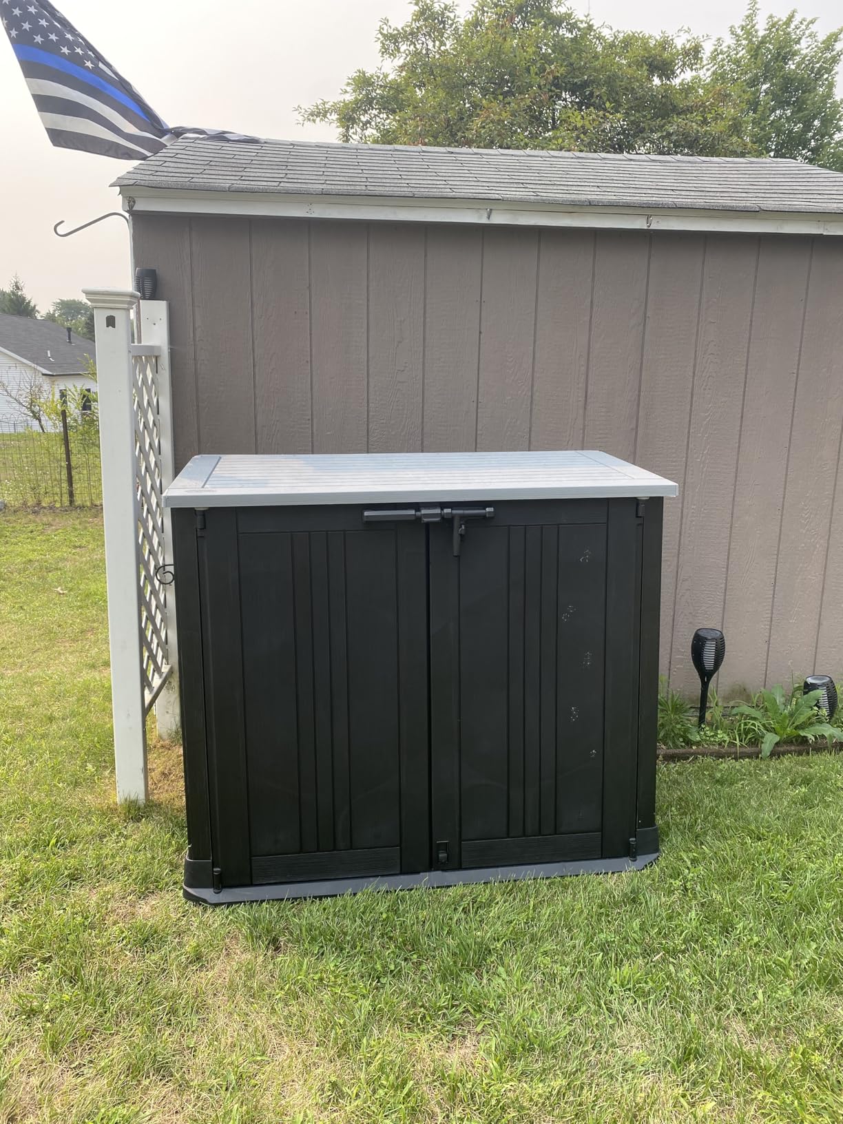Keter Store-It-Out MIDI Outdoor Resin Storage Shed - Weather-Resistant Horizontal Cabinet for Trash Cans, Garden Tools & Patio Accessories - Lockable, Easy-Lift Lid, 30 Cu. Ft. Capacity, Beige customer photo 2