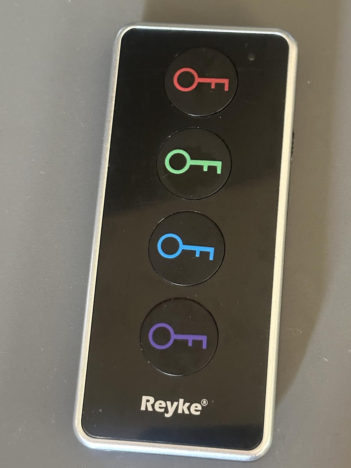 Reyke Key Finder with Sound, 131ft RF Remote Finder, 4 Receivers | 80dB+ RF Remote Control Finder With 1 Transmitter and 4 Receivers for Keys, Wallets, Phones, Glasses and Pet Collars customer photo 2