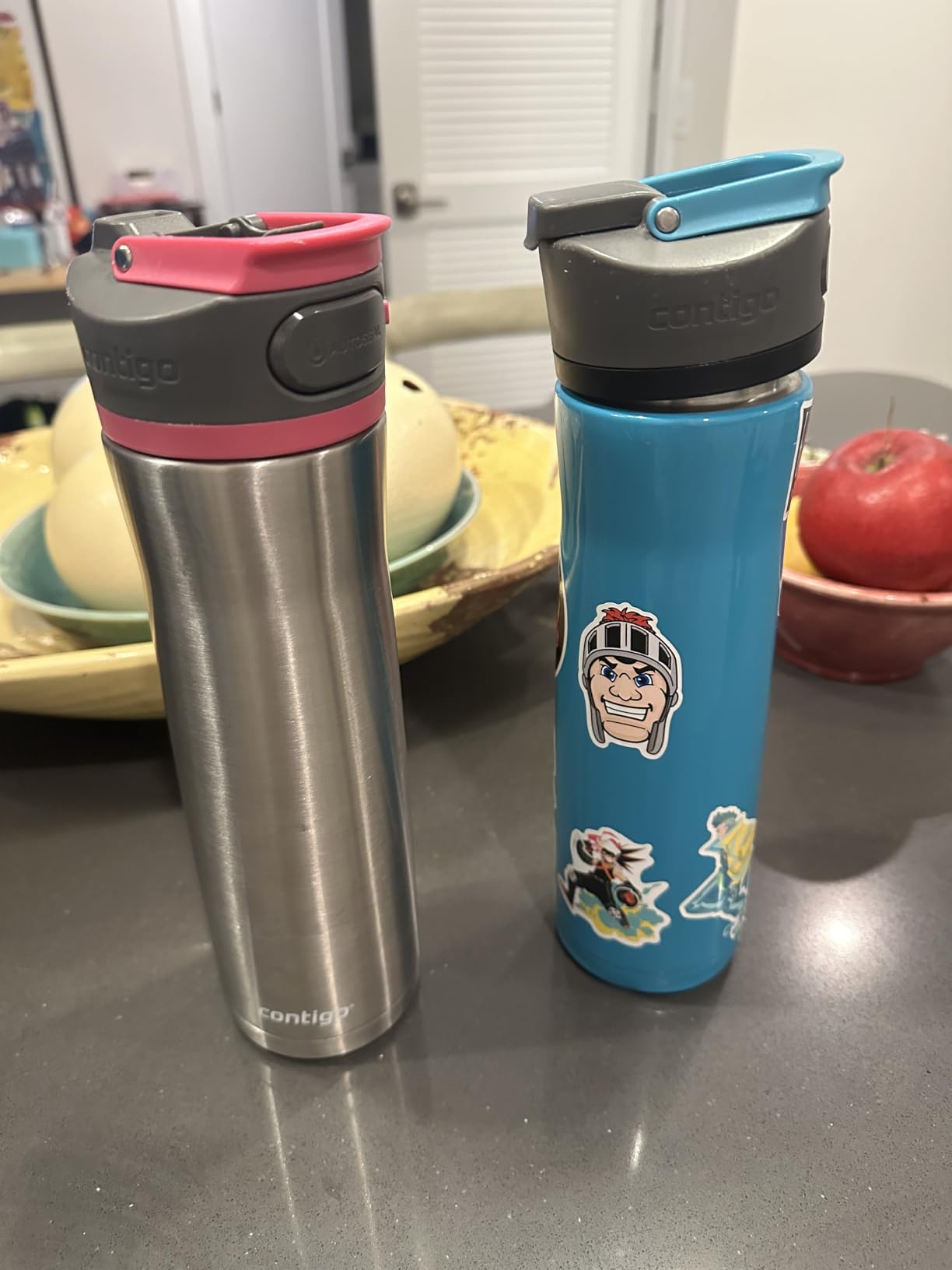 Contigo Cortland Chill 2.0 Vacuum-Insulated Stainless Steel Water Bottle, Spill-Proof Sip Technology, Interchangeable Lid, 24oz, Steel/Licorice, Perfect for Fitness Travel Everyday Use customer photo 2