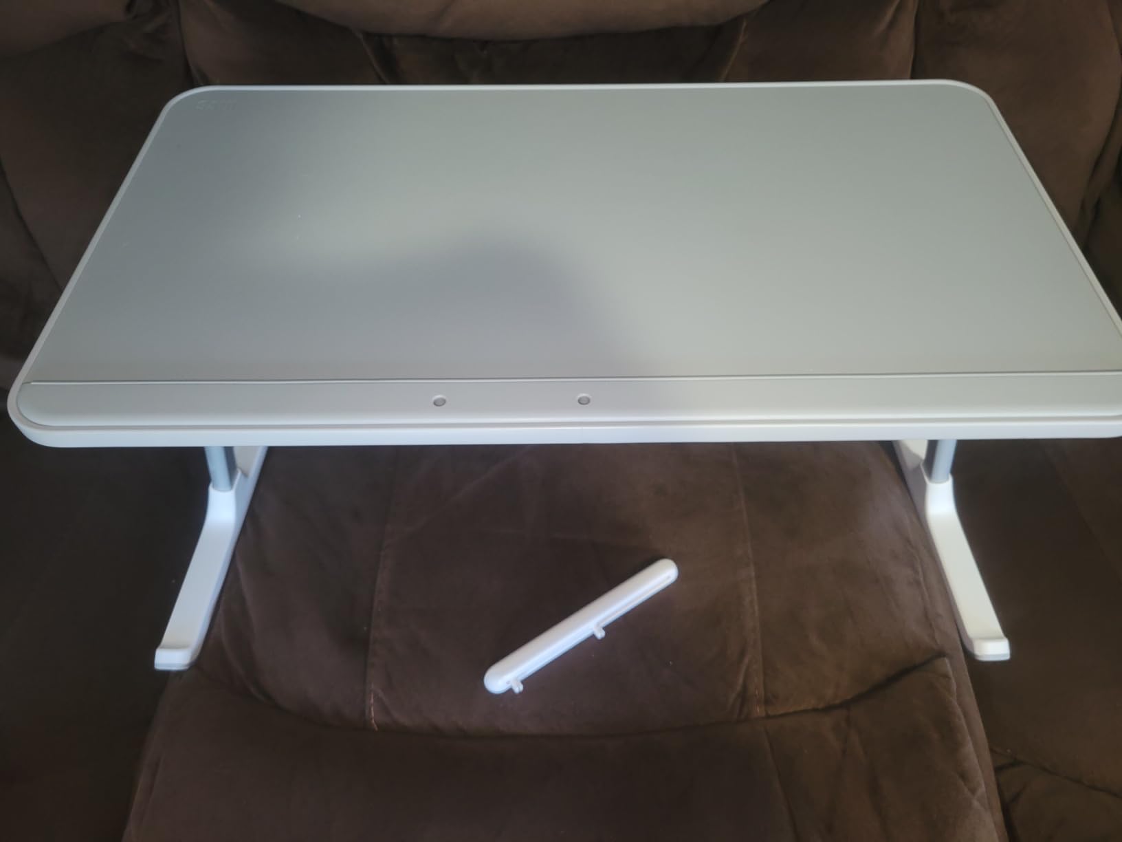 SAIJI Non-Slip Leather Lap Desk Laptop Bed Tray Table, Portable Lightweight Standing Desk with Laptop Stopper for Writing Eating Reading Couch Sofa Floor customer photo 2