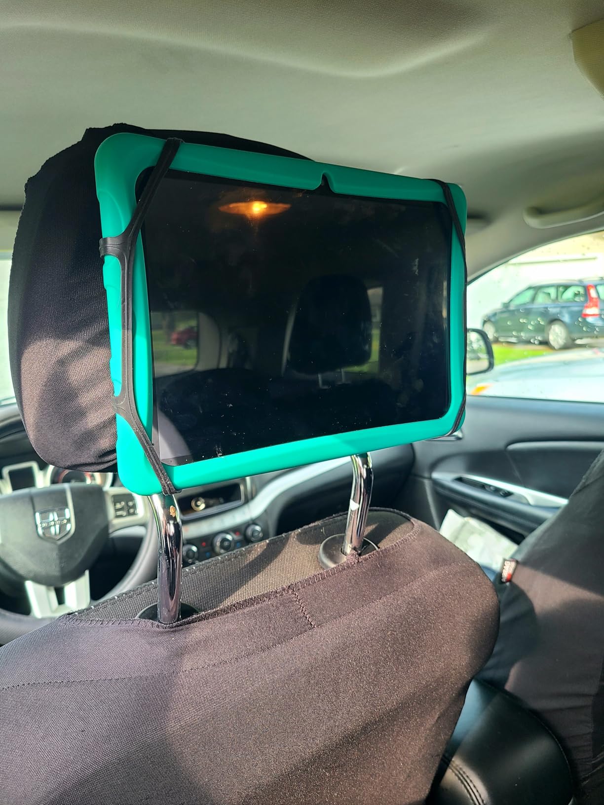 FANGOR Car Headrest Mount Holder, Tablet Holder for Kids in Back Seats, Anti-Slip Strap and Holding Net, Angle-Adjustable/Fits All 7 Inch to 12.9 Inch Tablets customer photo 1
