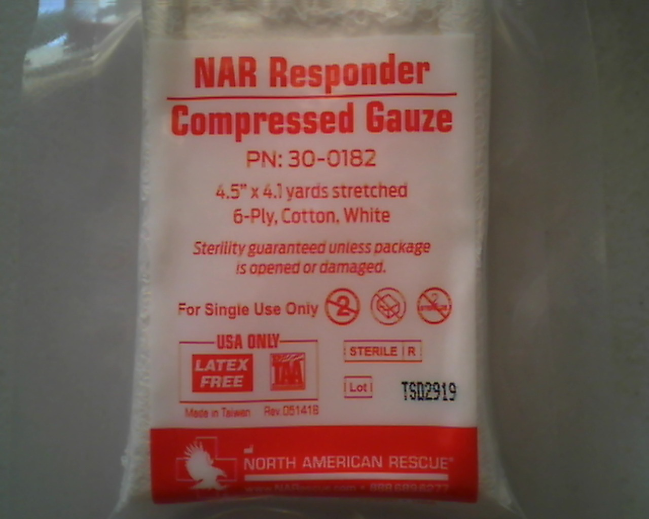 MediTac Basic Bleeding Control Pack Feat. SWAT-T Tourniquet, Emergency Bandage and Compressed Gauze Dressing - Basic customer photo 2