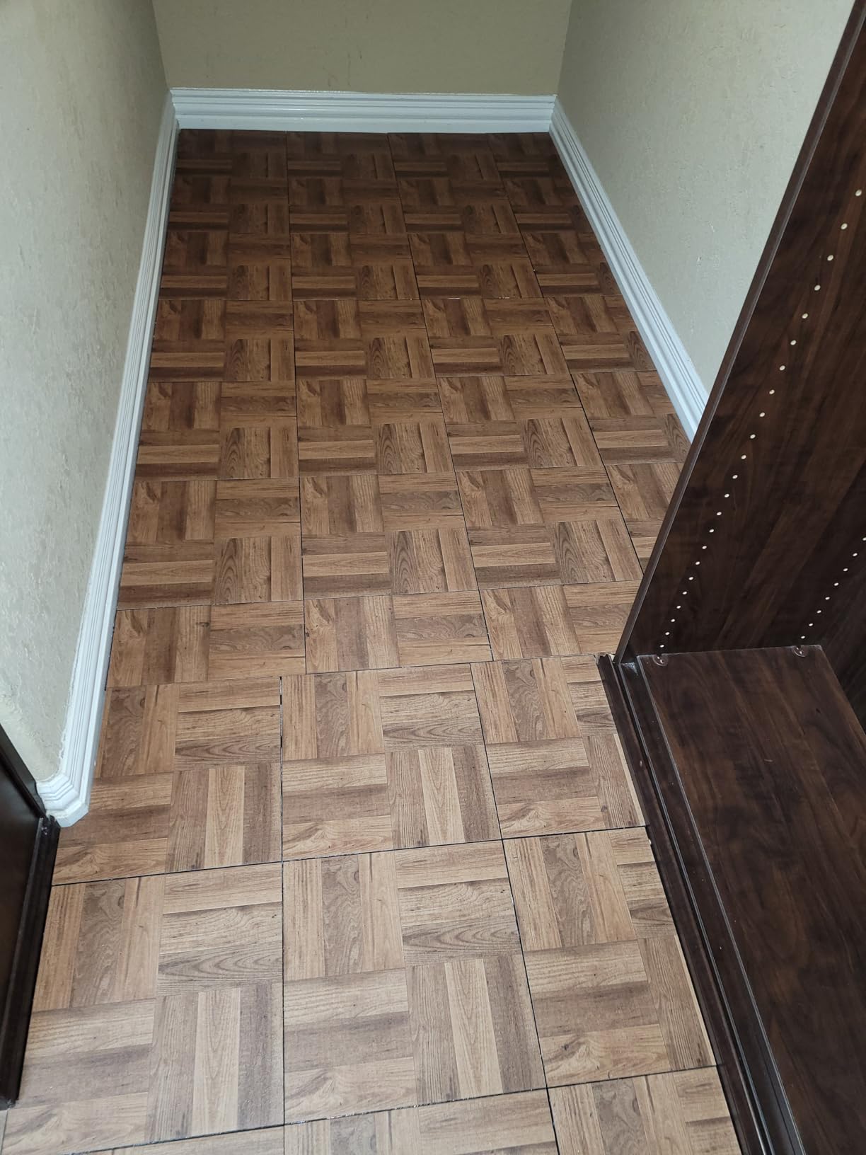 Portable Dance Floor, Interlocking Dance Floor Tiles, Lightweight Plastic Modular Kit (5' X 5'), Dark Maple Finish, 45 Piece (25 Sq Ft) customer photo 2