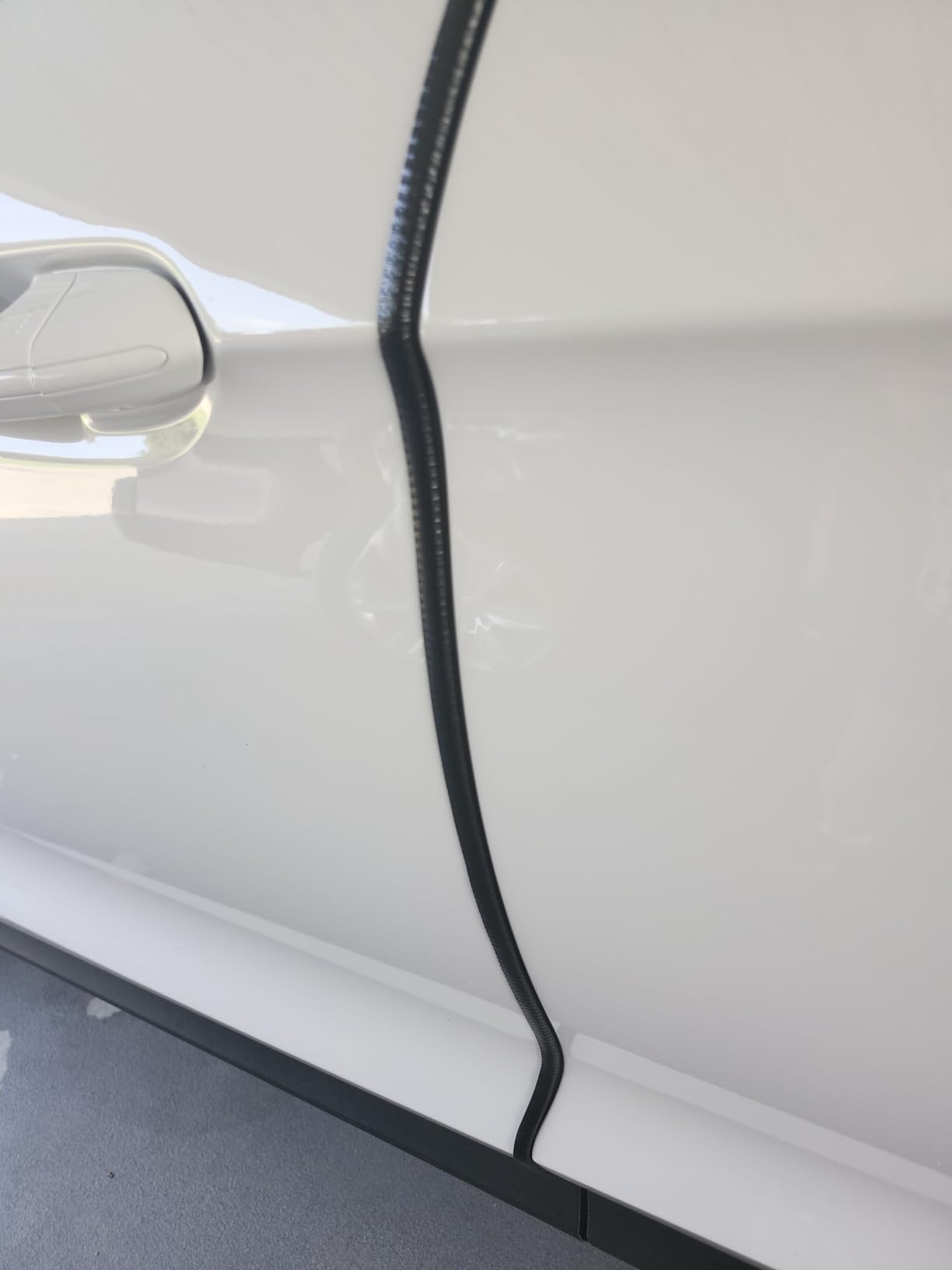SYOAUTO 32Ft(10M) Door Edge Guard Black Car Guards Protector for Cars Rubber Auto Trim U Shape Build in Metal Sheet No Need Adhesive Easy to Cut Most customer photo 2