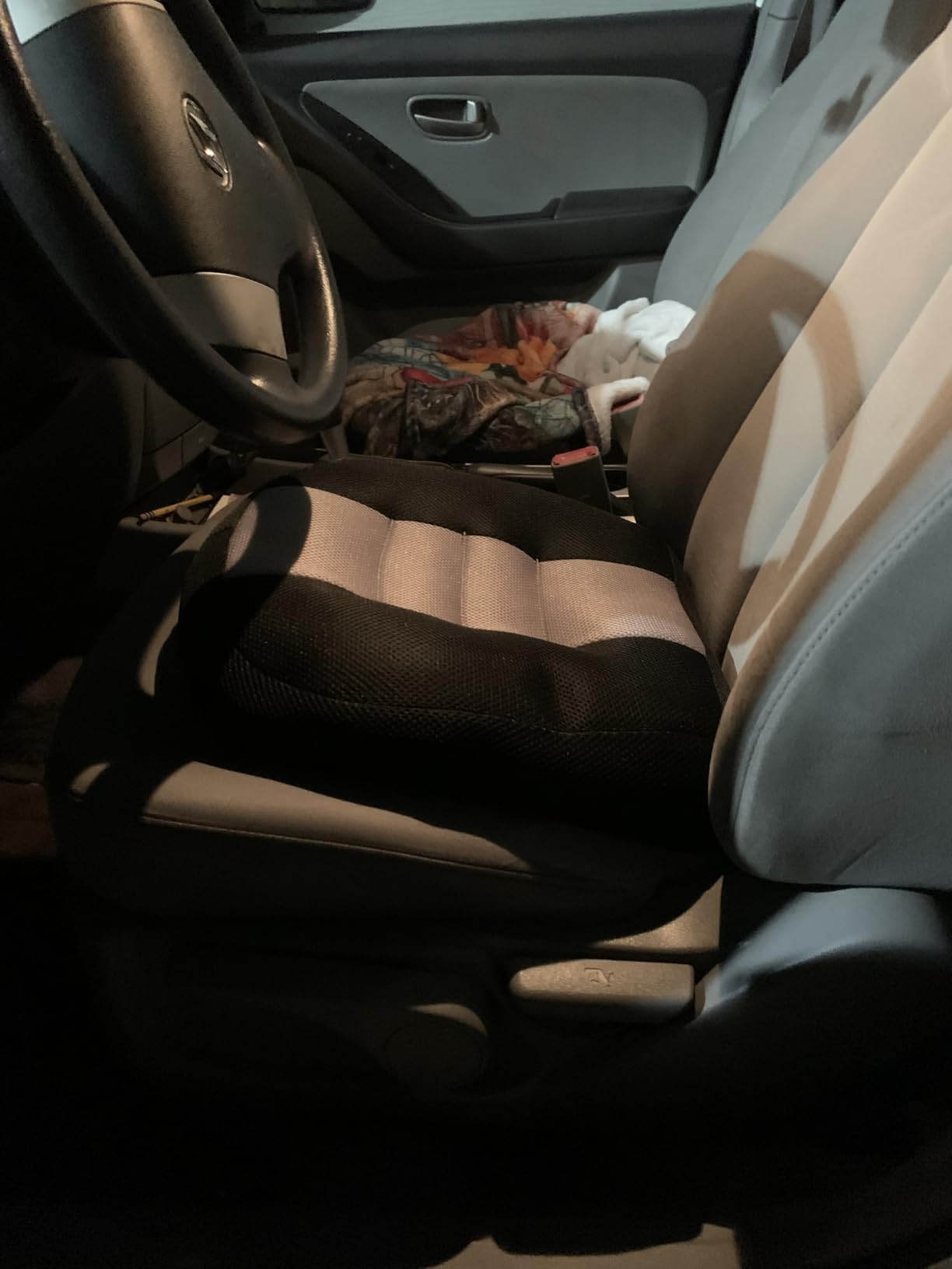 Srutirbo Car Booster Seat Cushion Raise The Height for Short People Driving Hip (Tailbone) and Lower Cack Fatigue Relief Suitable for Trucks, Cars, SUVs, Office Chairs, Wheelchairs (Pure Black) customer photo 2