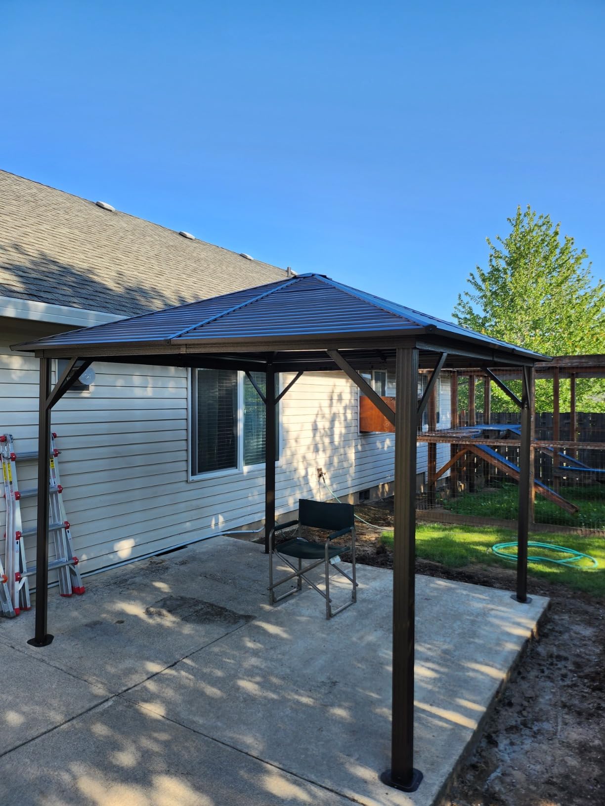 Outsunny 10' x 10' Hardtop Gazebo with Curtains and Netting Dark Brown | Permanent Pavilion, Metal Single Roof Gazebo Canopy, Aluminum Frame, Hooks, for Garden Patio Backyard customer photo 1