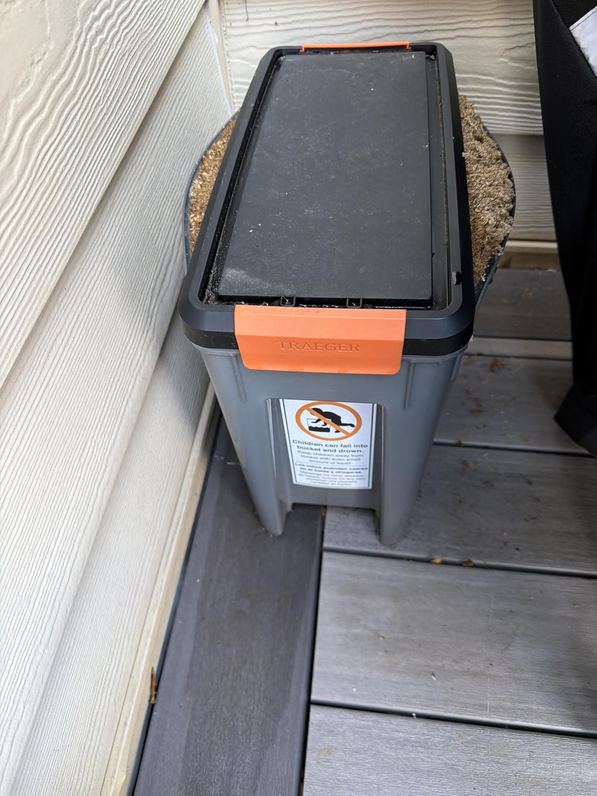 Traeger Grills BAC637 Stay Dry Pellet Storage Bin, 22lb Capacity Wood Pellet Container with Flavor Stickers, Stackable Design, Airtight Storage for Grill Pellets customer photo 2