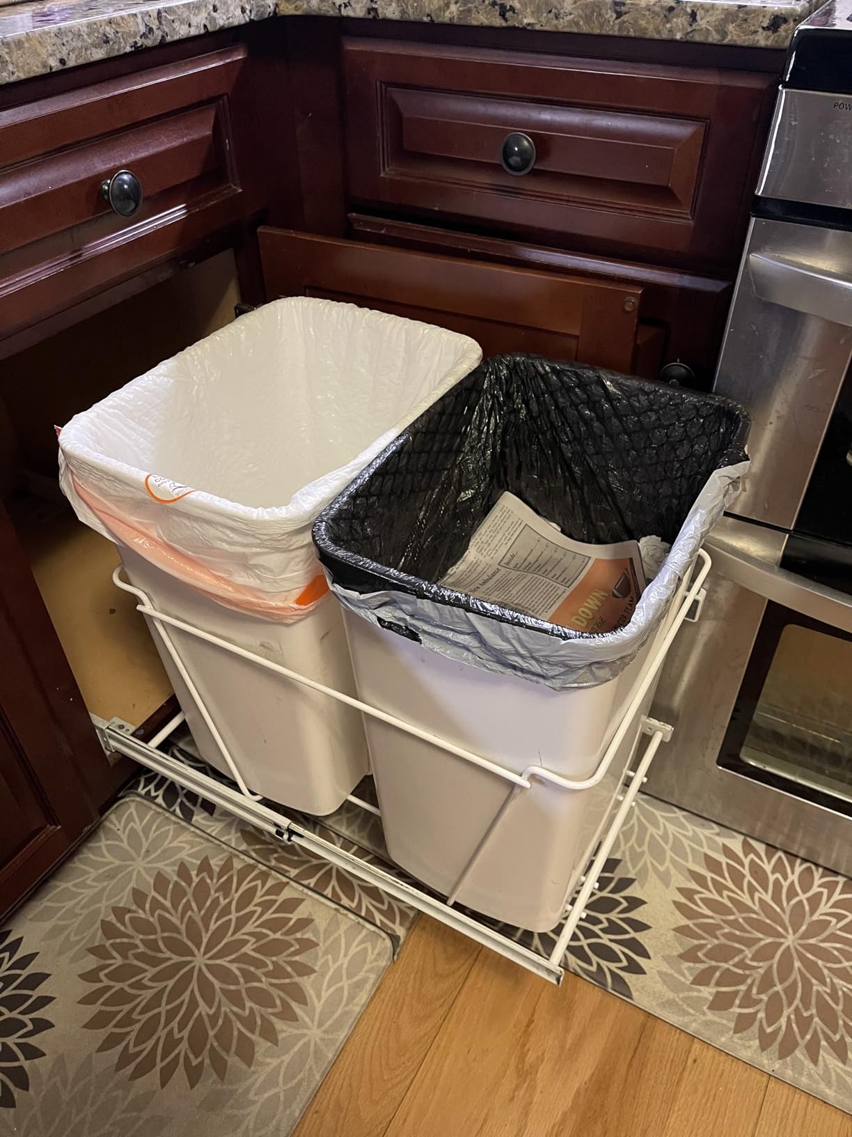 Amazon Basics Scented Trash Bags, Tall Kitchen Drawstring, Clean Scent, 13 Gallon, 200 Count customer photo 1