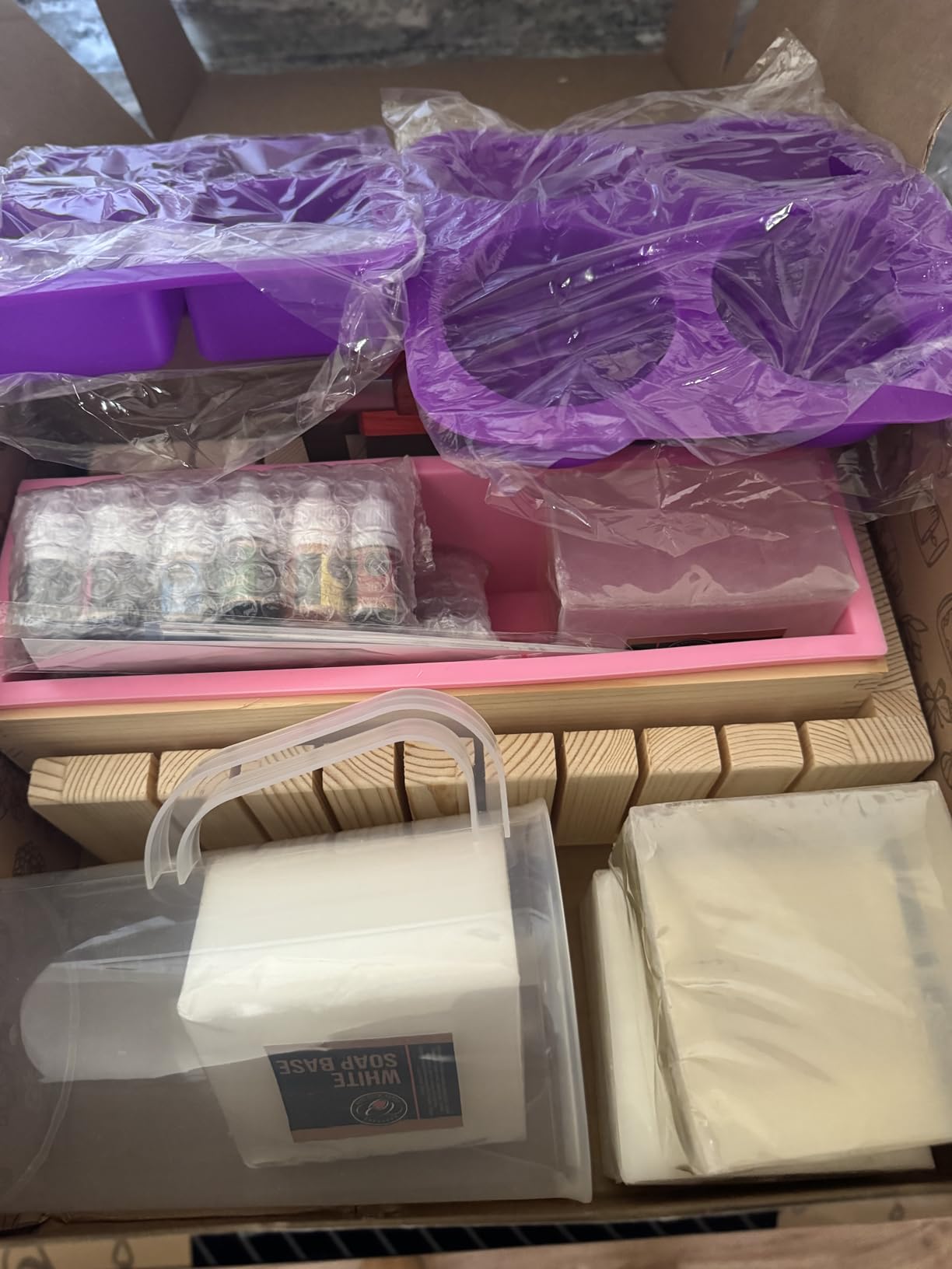 CraftZee Large 𝗣𝗥𝗘𝗠𝗜𝗨𝗠 Deluxe Soap Making Kit - All-in-One Soap Making Supplies with Soap Base, Soap Cutter Box, Silicone Loaf Molds, Fragrances & More - Homemade Melt & Pour DIY Craft Kits customer photo 2