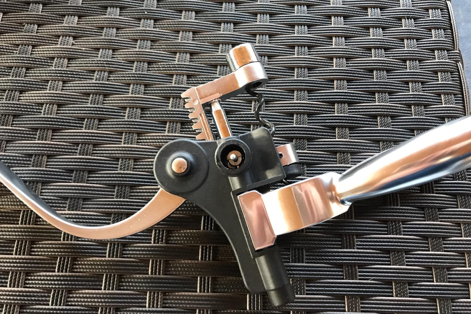 Wine Opener,Wine Bottle Opener, Wine Accessories Areator Wine Opener Kit, Red wine Corkscrew Set with Wood Case,Wine Gift with Luxury Packaging customer photo 2