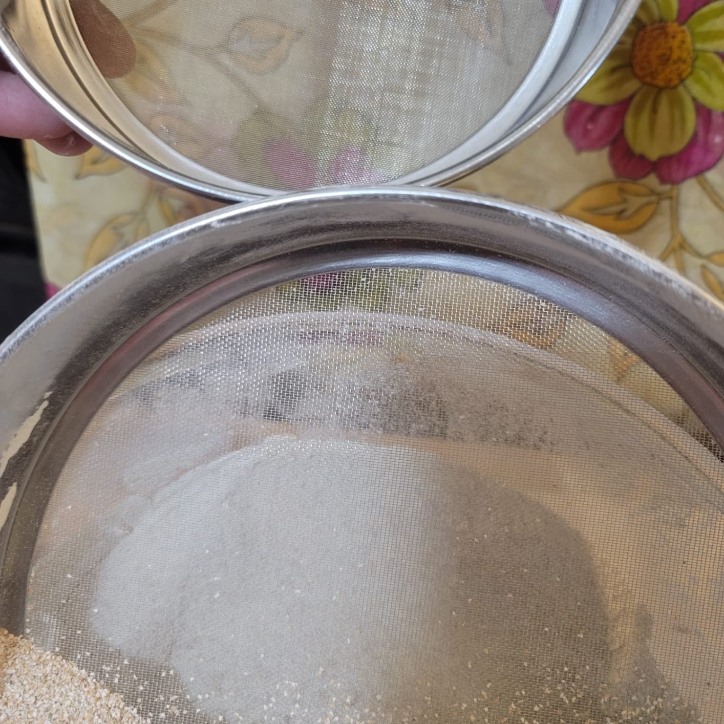 Sieve Fine Mesh, Stainless Steel Round Sifter for Baking, Flour Sieve, 8 Inch 40 Mesh and 6 Inch 60 Mesh, 2PCS customer photo 1