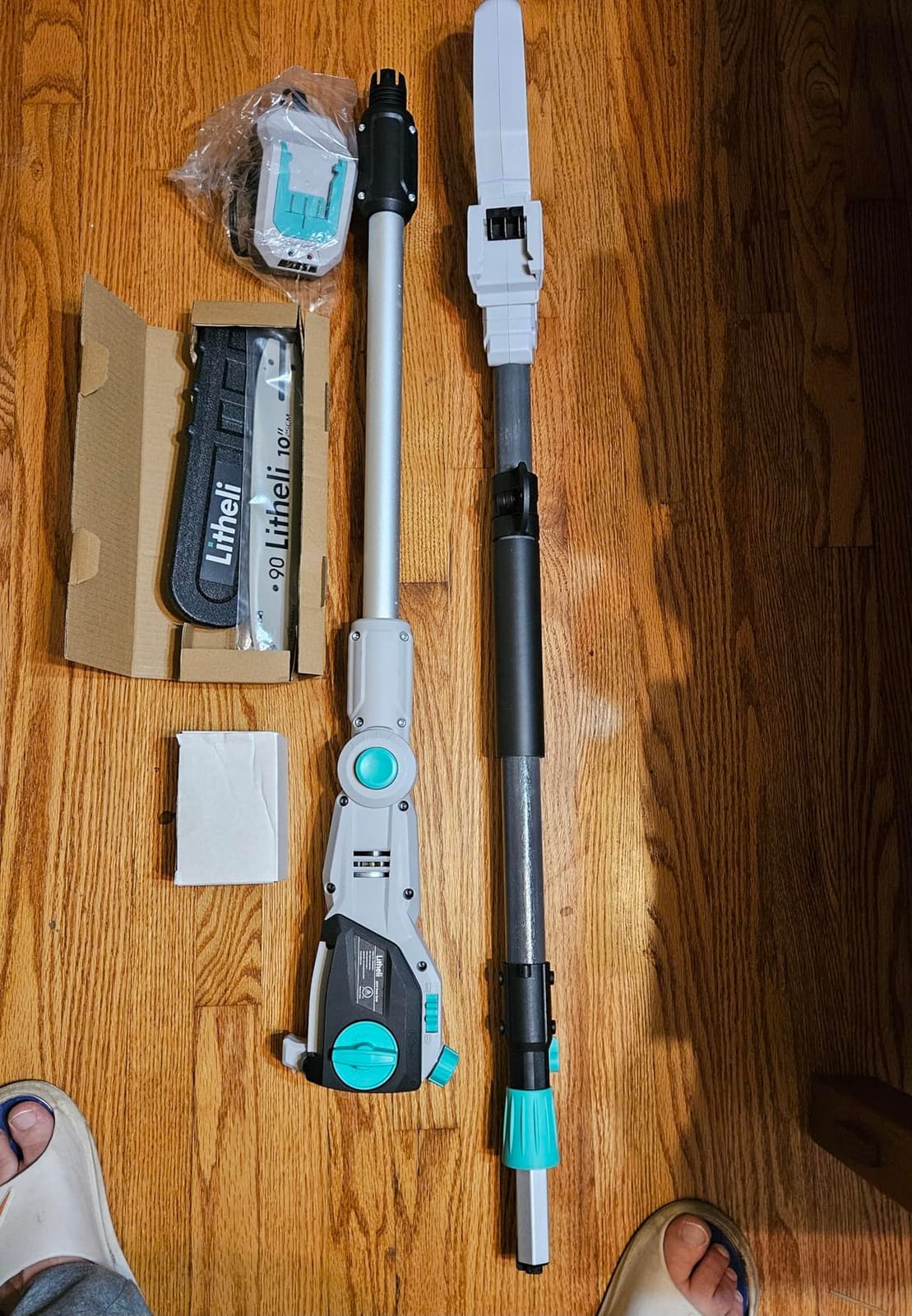 Litheli Cordless Pole Saw, 10-Inch 40V Pole Saws for Tree Trimming, Electric Tree Saw for Branch Cutting, Pruning, 2.5Ah Battery & Charger Included customer photo 1