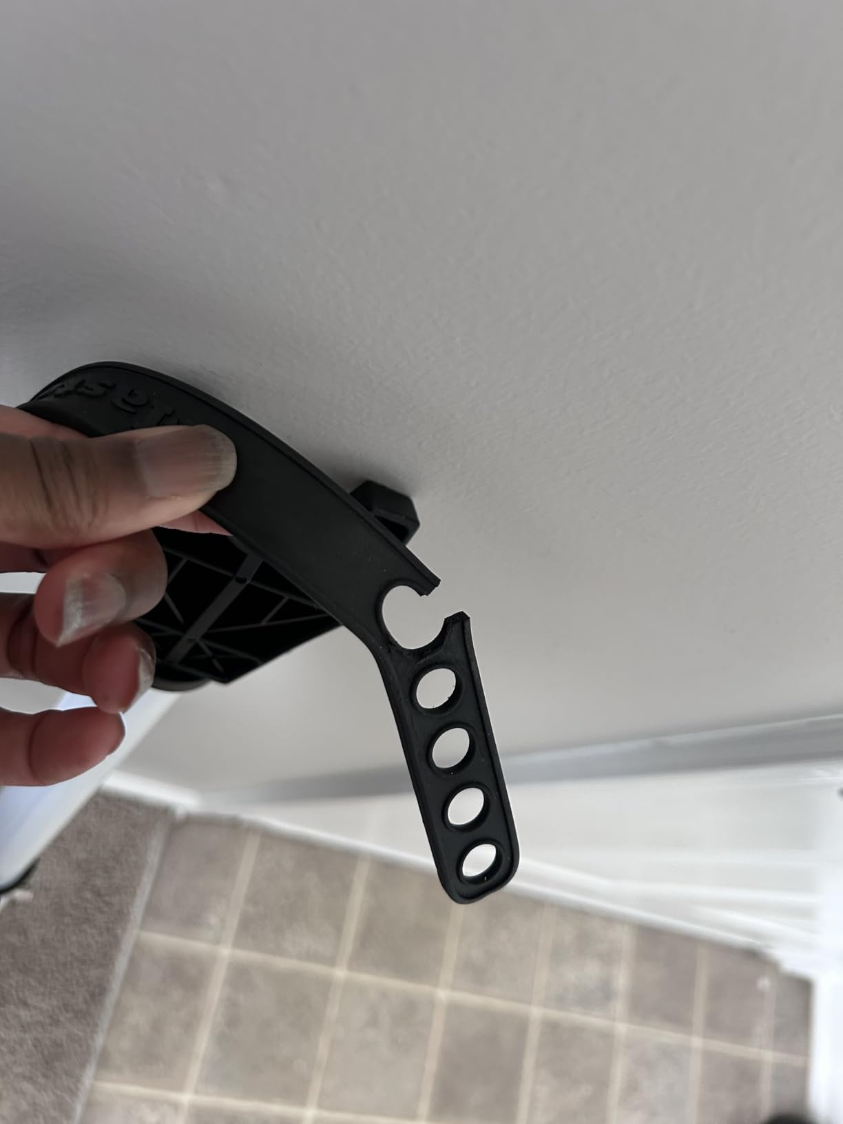 Master Lock Sliding Door Stopper and Door Security Bar, Adjustable for Hinged and Sliding Doors, Compact Enough to Travel for Hotel Security, White, 270EC customer photo 2