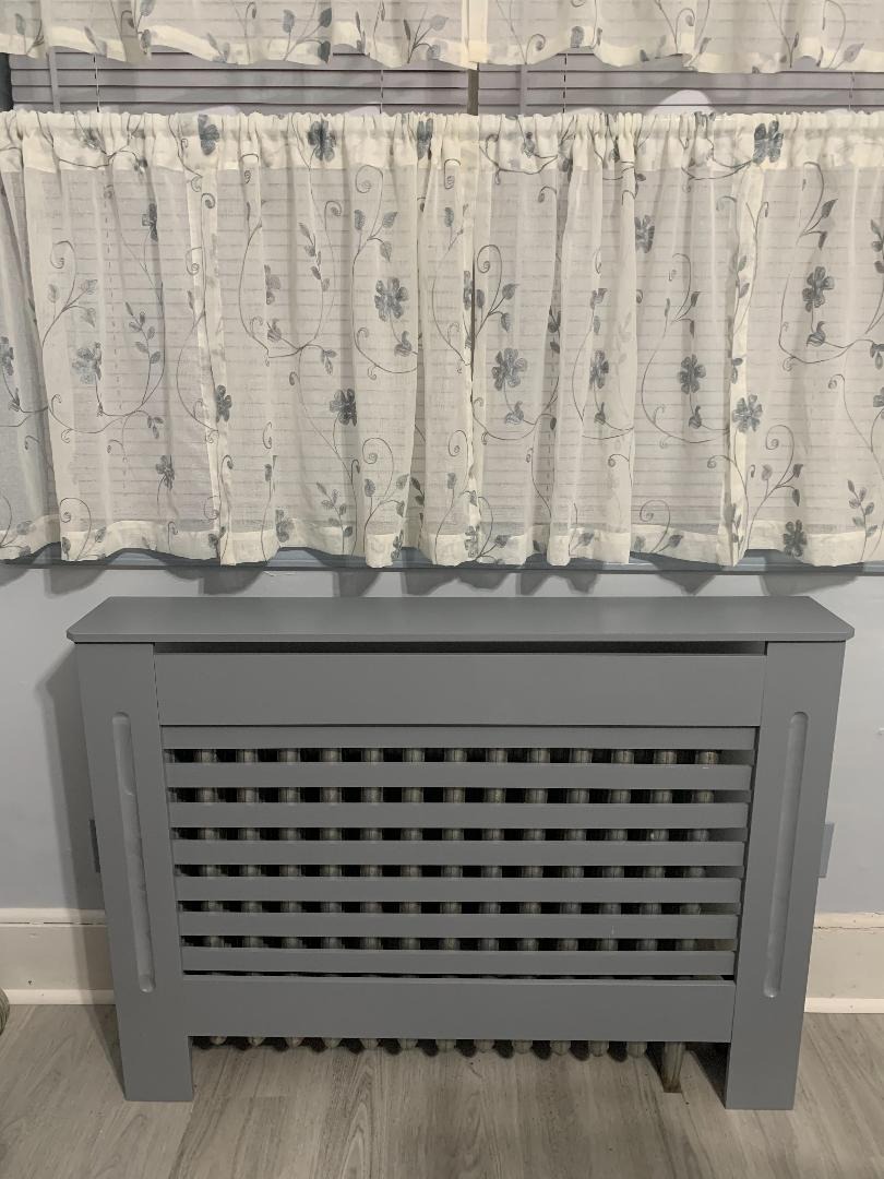 vidaXL Engineered Wood Radiator Cover Gray 80.7 customer photo 2