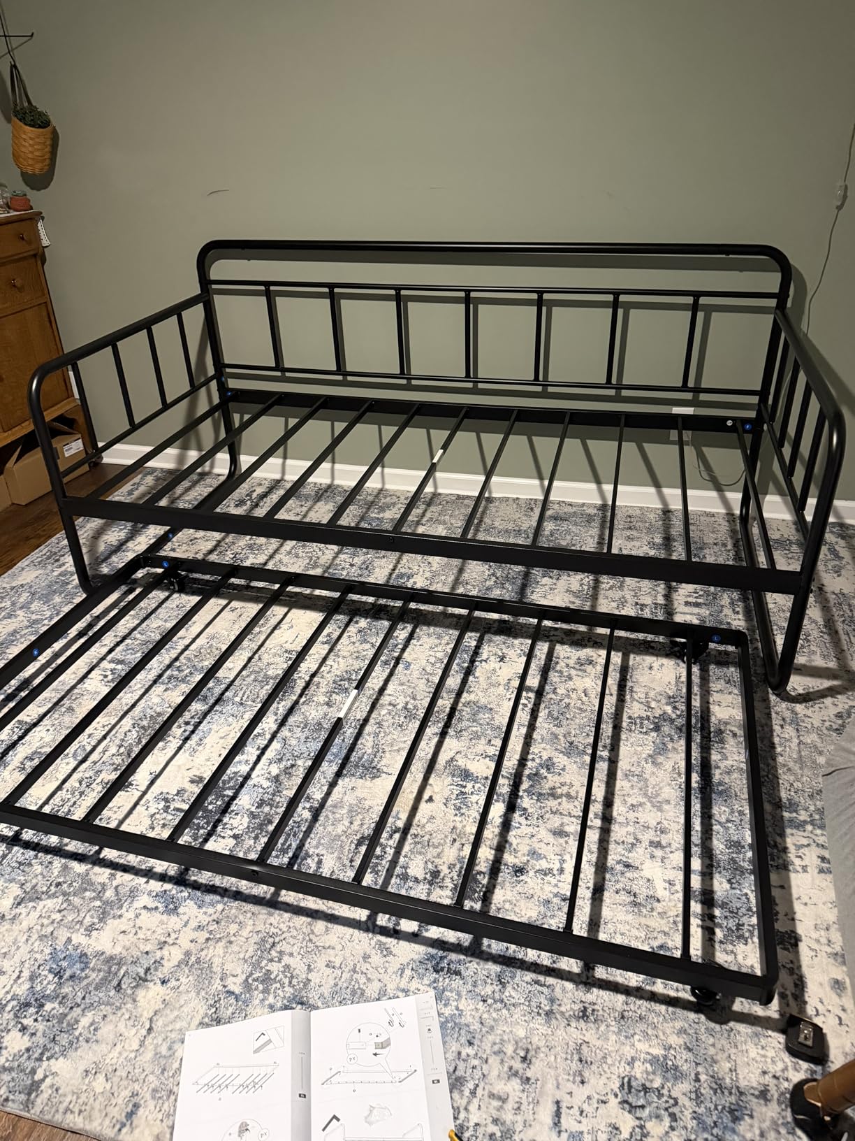 Amazon Basics Full Size Daybed and Twin Size Trundle Bed Frame Set, Space Saving Steel Slat Support, Sturdy Metal Design, Easy Assembly, Black customer photo 2