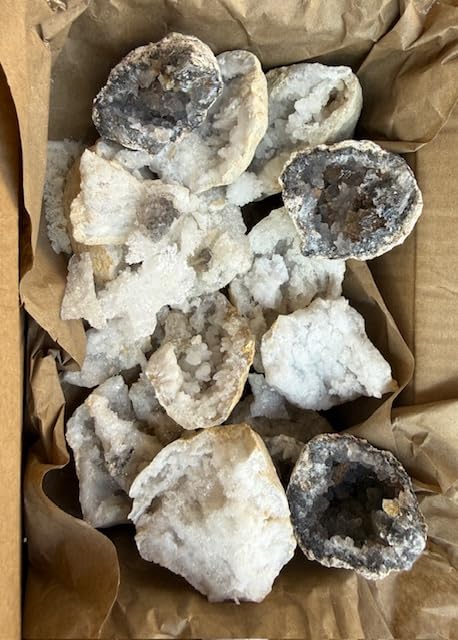 National Geographic Break Open 5 Jumbo Geodes Earth Science Kit for Kids | Extra-Large Natural Geodes, Safety Goggles, Real Crystal Interiors, Break Your Own Geodes, Earth Science, Birthday Gift customer photo 1