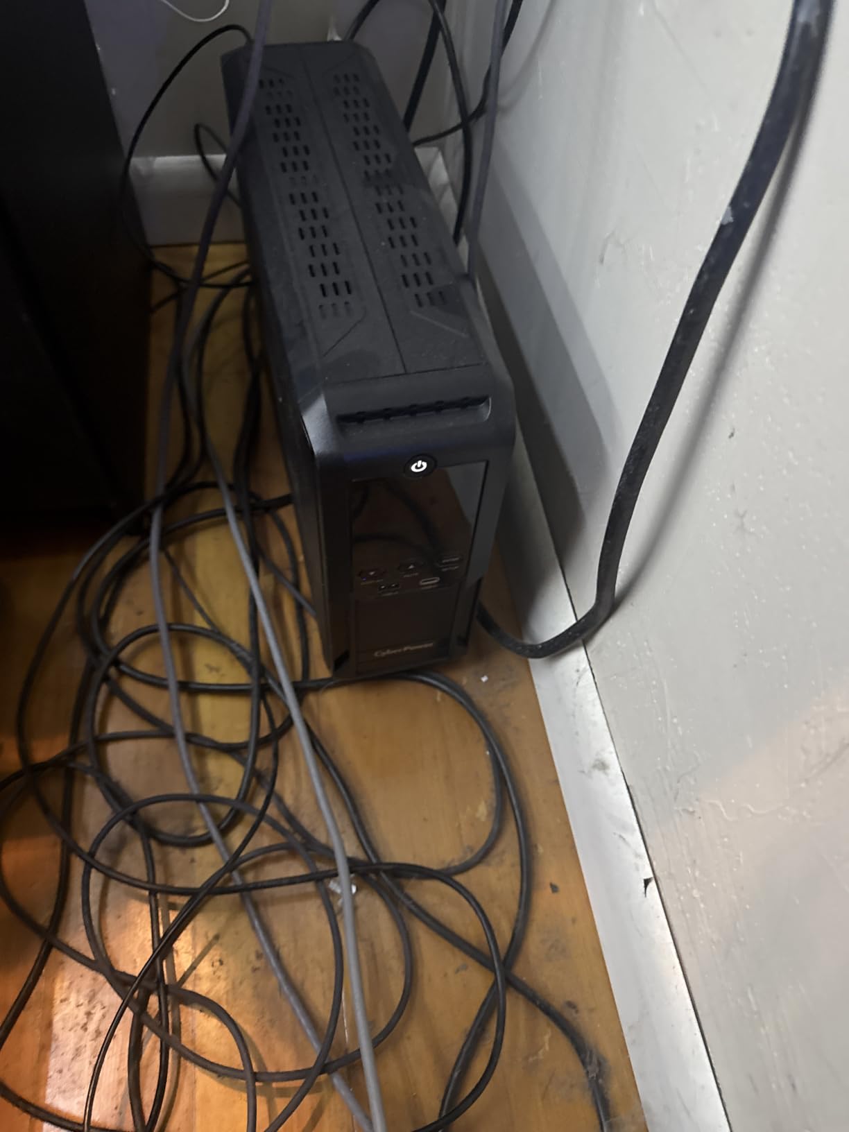 CyberPower CP1500AVRLCD3 Intelligent LCD UPS Battery Backup, 1500VA/900W customer photo 1