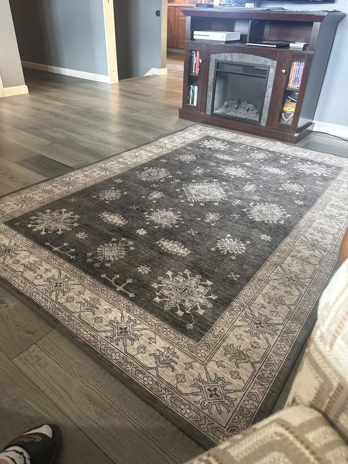 nuLOOM Davi Stone Medallion Washable Area Rug, 8' x 10' customer photo 1