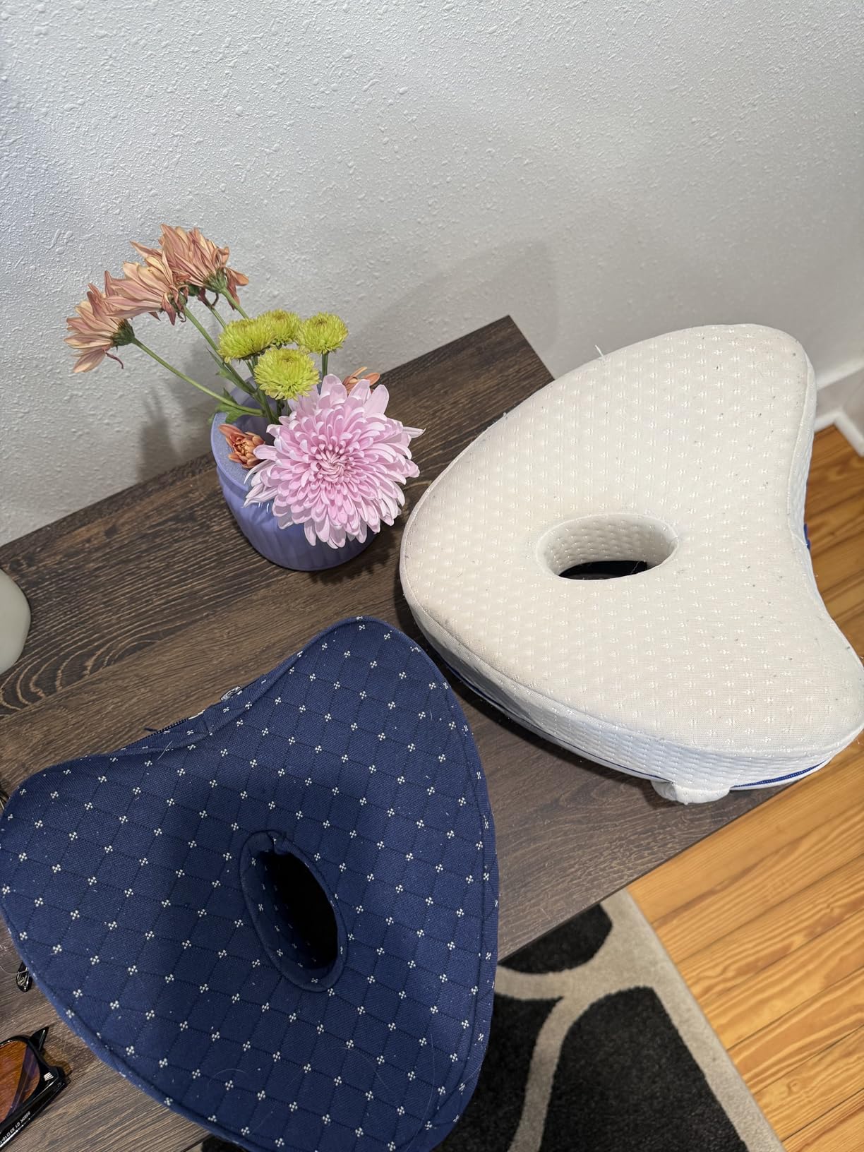 Vertdens Leg Pillow, Knee Pillow for Side Sleepers, Leg Pillows for Sleeping, Knee Cushion for Sleeping,Suitable for Relieving Leg, Back, Knee Pain customer photo 1