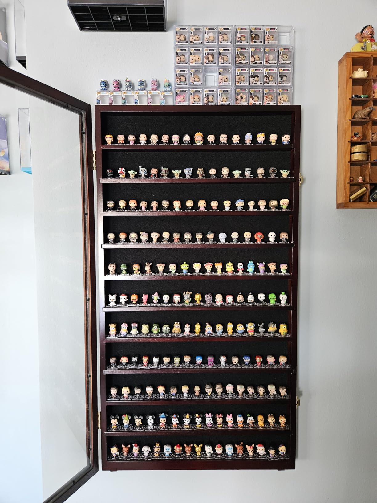 sfDisplay 180 Minifigures Display Case Cabinet - premium wood customer photo 1