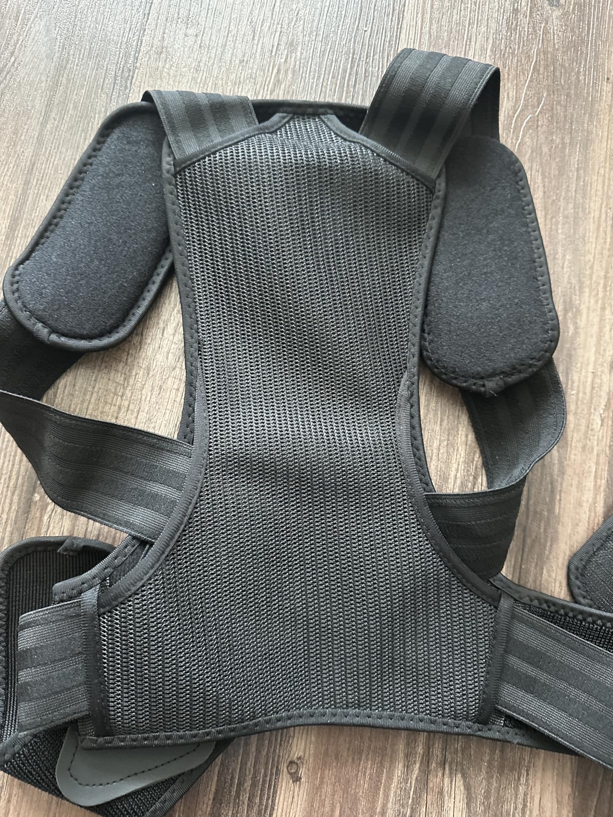 Posture Corrector for Kids Adjustable Back Straighter with Shoulder Pads Upper Back Posture Brace for Teenagers to Provide Spinal Support Improve Posture and Prevent Slouching(Medium, waist size 23.6-31.5in) customer photo 1
