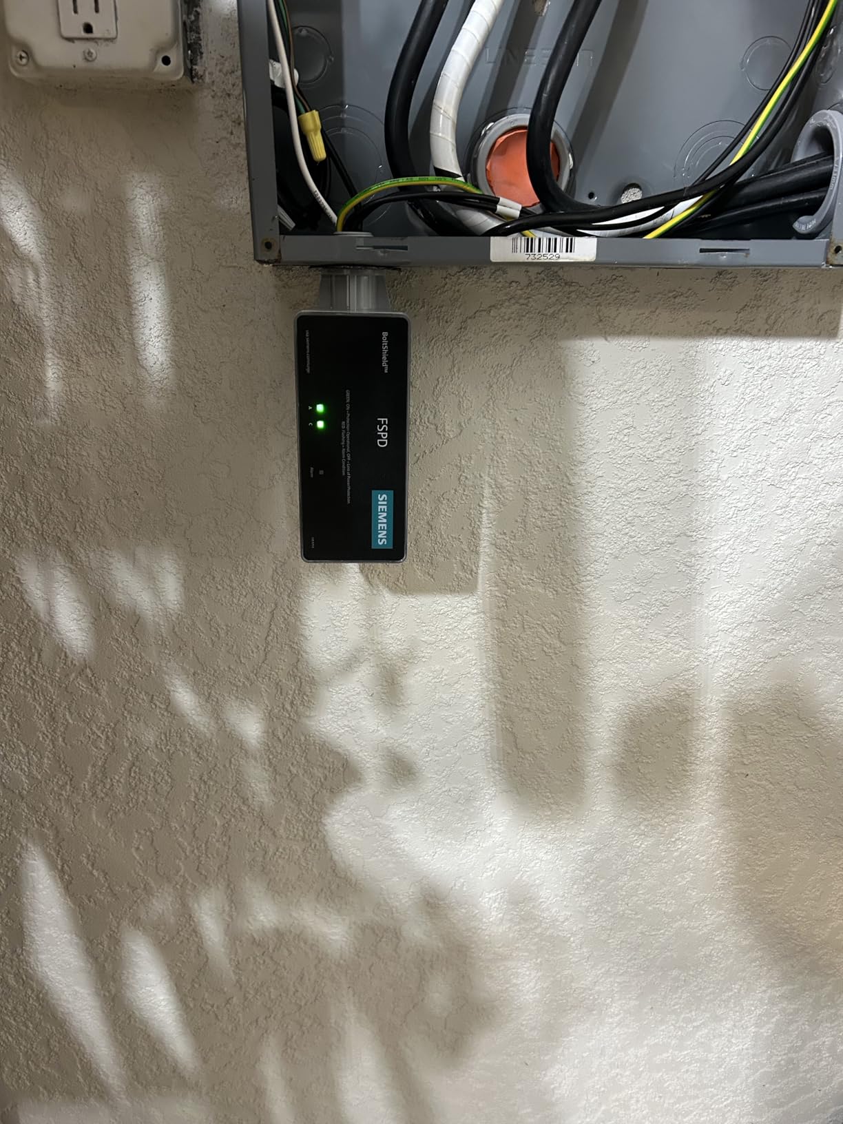Siemens Boltshield FSPD140 Level 2 Whole House Surge Protection Device Rated for 140,000 Amps, 120/240V customer photo 1
