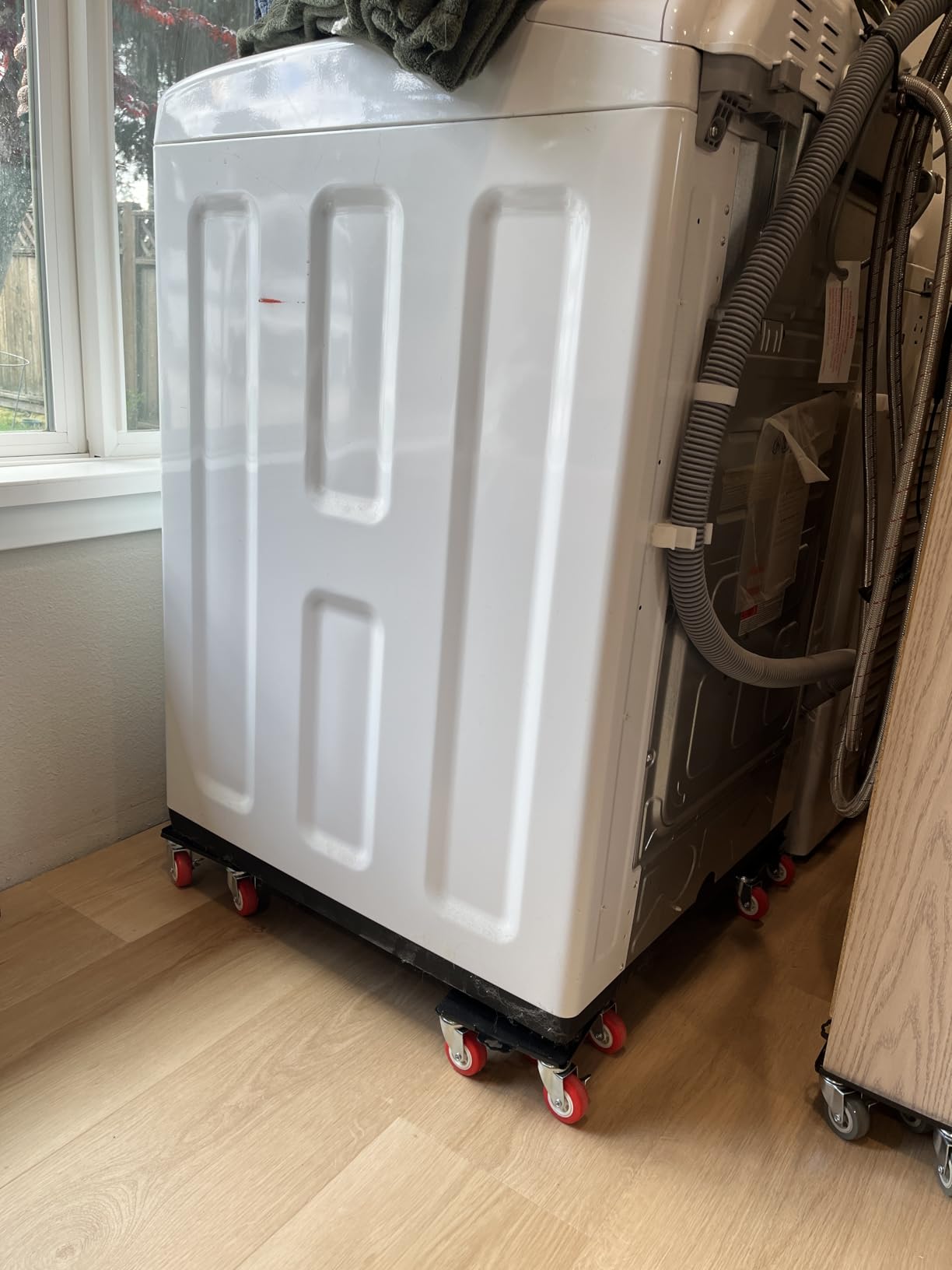 MYUEA Furniture Dolly, Furniture Movers with 5 Wheels, Carbon Steel Panel Heavy Duty Dolly, Maximum Load 3474LBS, Furniture Lifter with 5 360° Rotatable Rubber Universal Wheels (Black, 6.89x6.9 in) customer photo 2