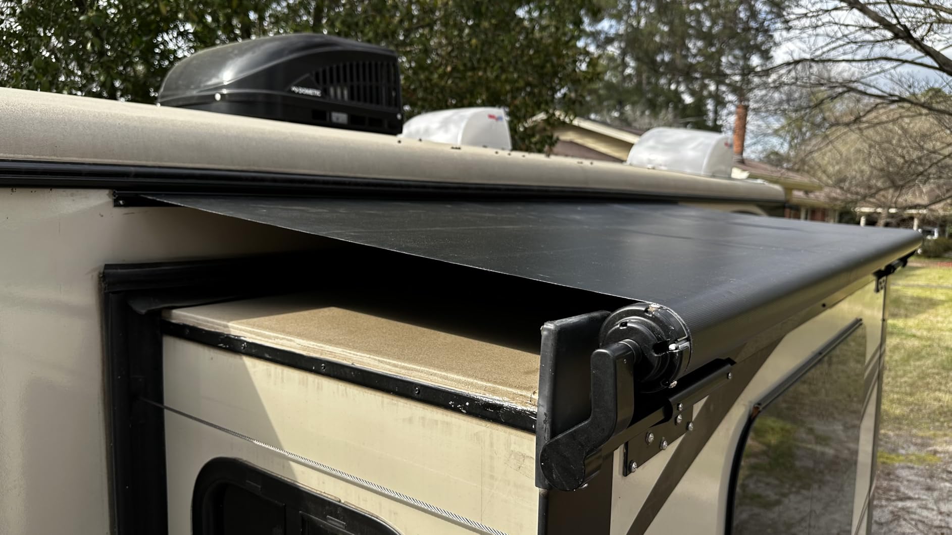 YESCAMP RV Slide Topper Awning Complete Kit, Universal Fit RV Slide Out Awning Protection for RVs, Campers, Travel Trailers, 5th Wheels & Motorhomes, Black, 13' (12'7'' Fabric) customer photo 1