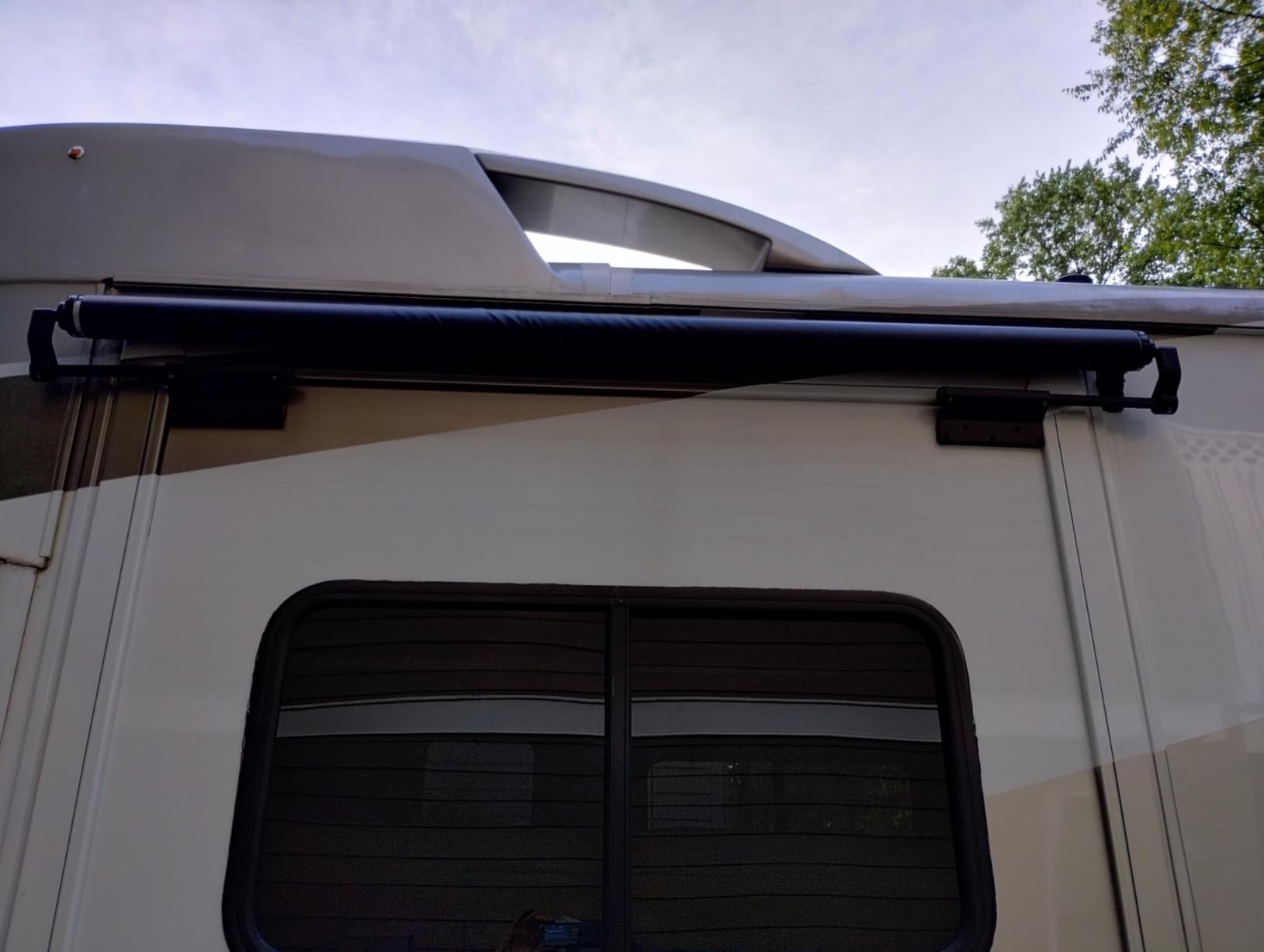 YESCAMP RV Slide Topper Awning Complete Kit, Universal Fit RV Slide Out Awning Protection for RVs, Campers, Travel Trailers, 5th Wheels & Motorhomes, Black, 13' (12'7'' Fabric) customer photo 2