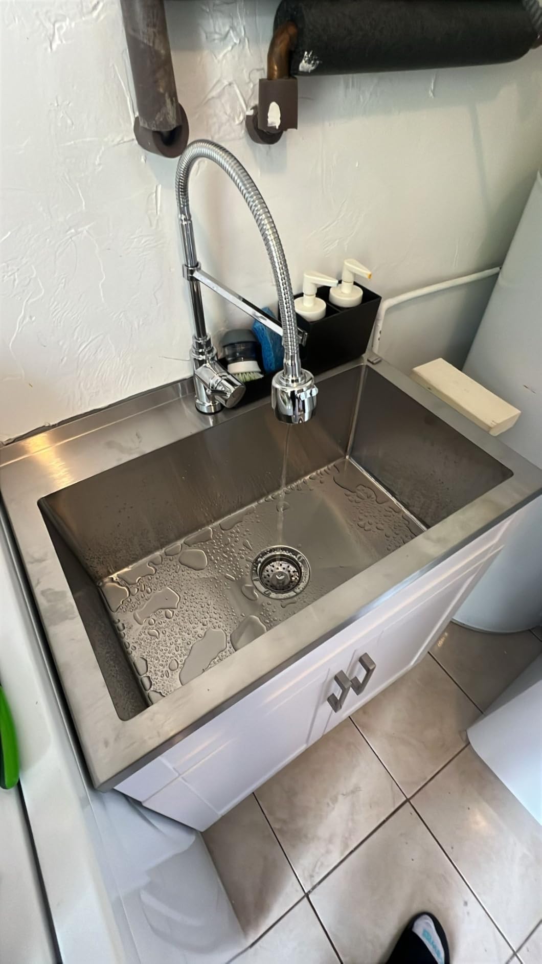 SIMPLIHOME Hennessy 28