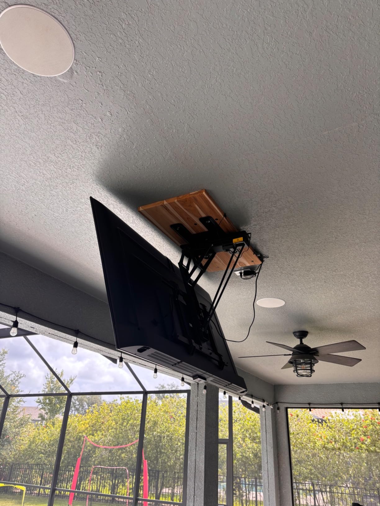 VIVO Electric Flip Down Swiveling Ceiling TV Mount for 32 to 70 inch Screens, Large Motorized Flat Ceiling VESA Mount, App and Voice Control, Black, MOUNT-E-FD70S customer photo 2
