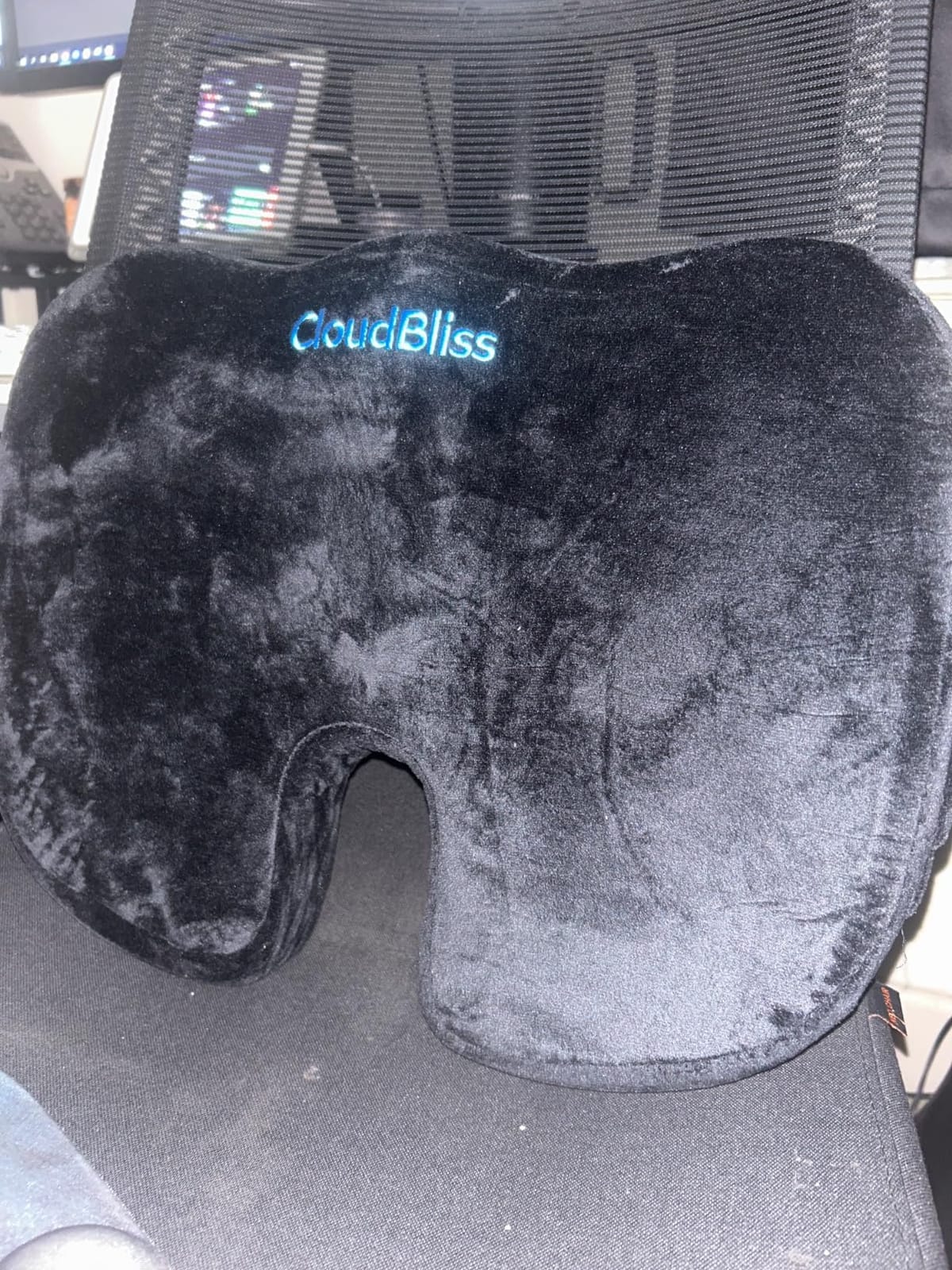 CloudBliss Gel Seat Cushion - Cooling Gel Enhanced Memory Foam Ergonomic Seat Cushion for Long Sitting for Office, Game, Car, Automotive, Airplane (Large, Black) customer photo 2