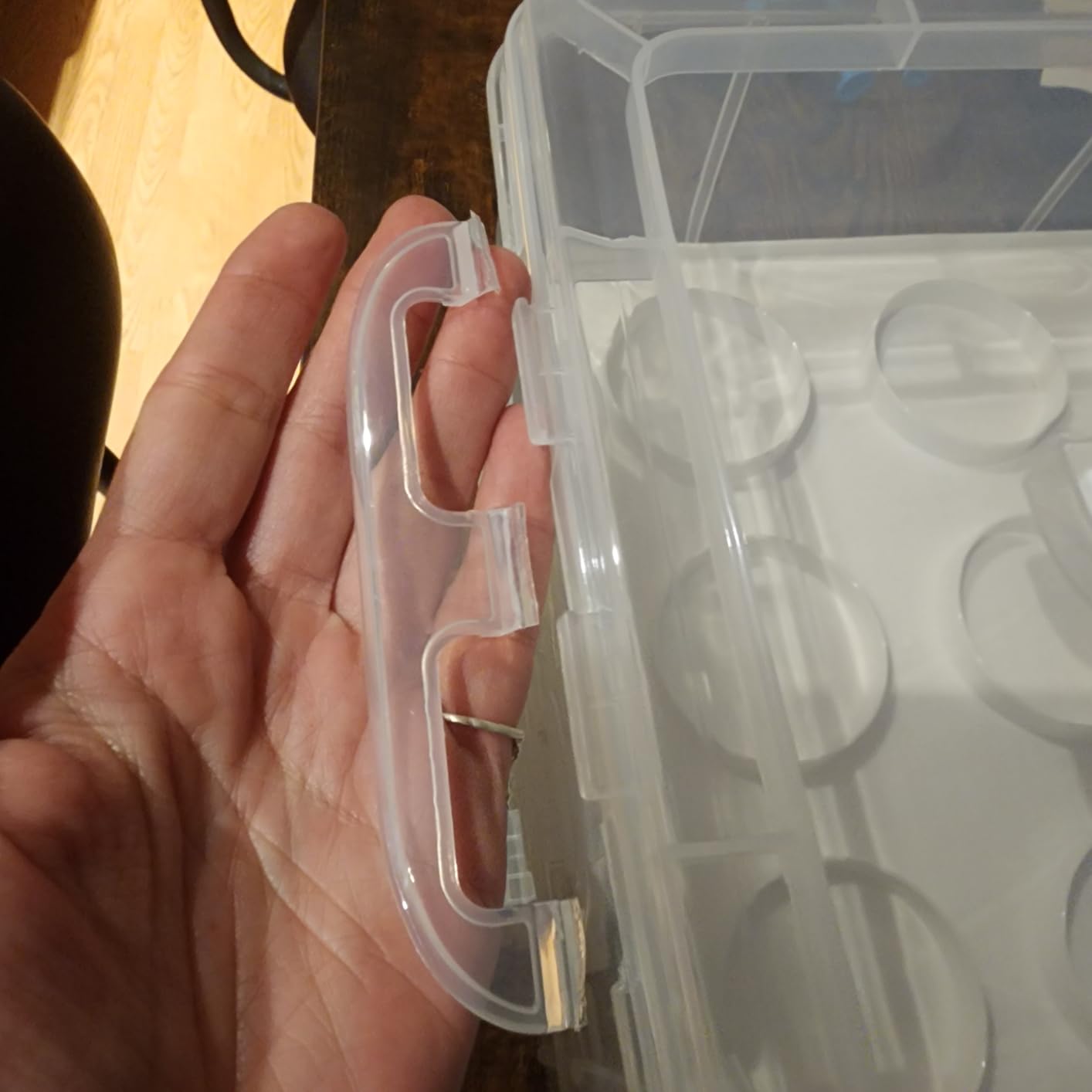 BTSKY 2 Tier Clear Plastic Cupcake Holder with Lid & Handles, Portable Cupcake Carrier for 24 Cupcakes, Stackable Cupcake Storage Container with Convenient Slot Tray Large Plastic Storage Box, White customer photo 2