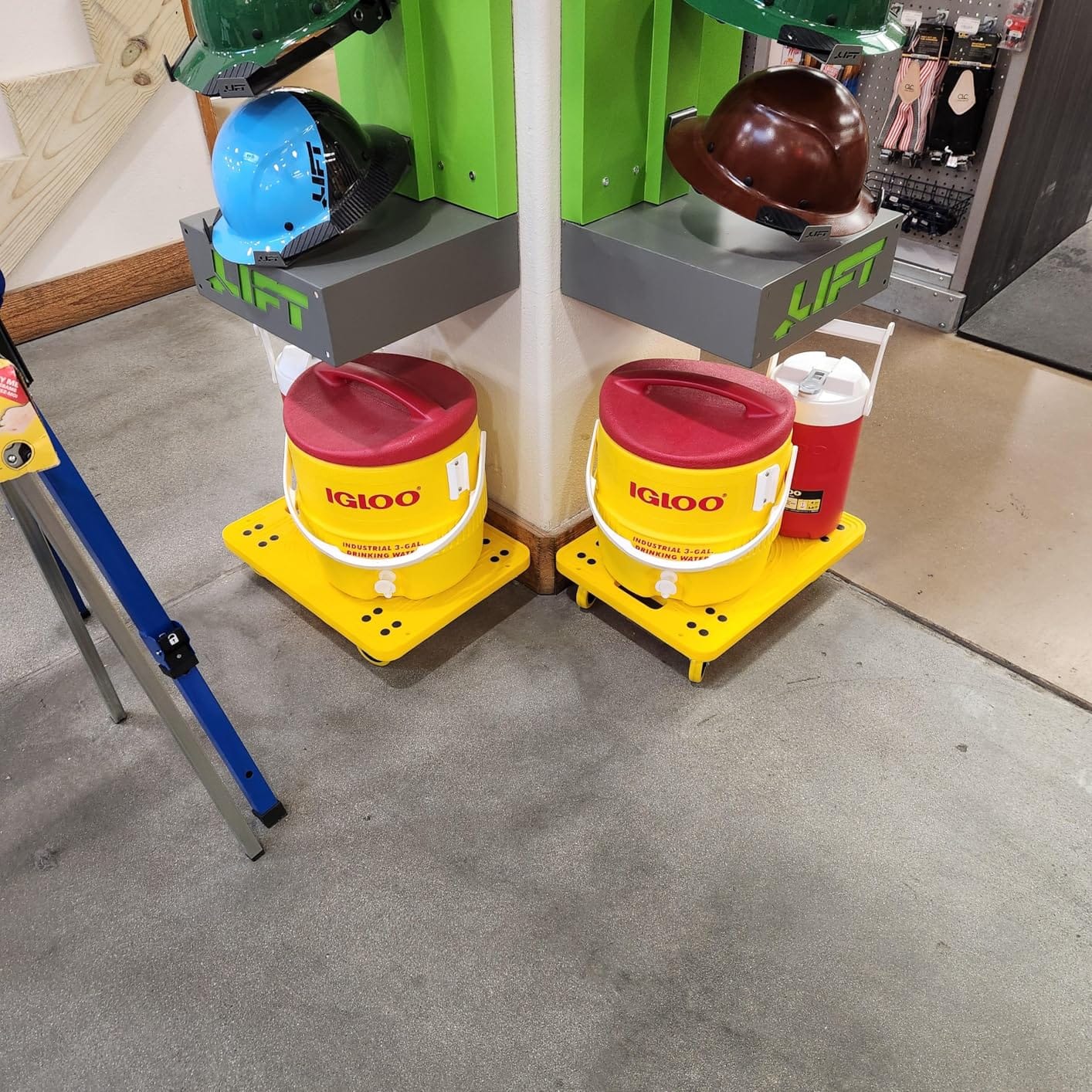 MaxWorks 50840 High Visibility Yellow 300-lb Capacity Movers Dolly with 4 Swivel Casters, 19-1/2 in. x 14-1/2 in. Platform customer photo 2