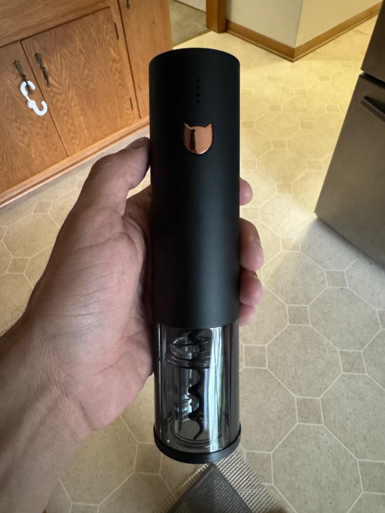 VINABON Electric Wine Opener - Updated 2026 One-Touch Automatic Wine Bottle Opener Corkscrew - Rechargeable (Up to 100 Bottles/Charge) with Foil Cutter Stand, LED Indicator customer photo 1