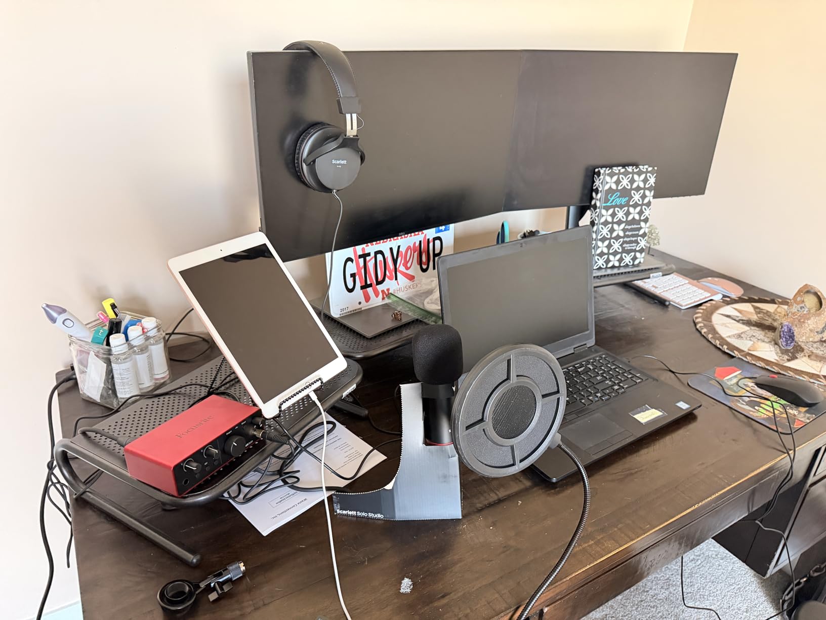Focusrite Scarlett Solo Studio 4th Gen USB Audio Interface Bundle with Condenser Microphone and Headphones customer photo 1