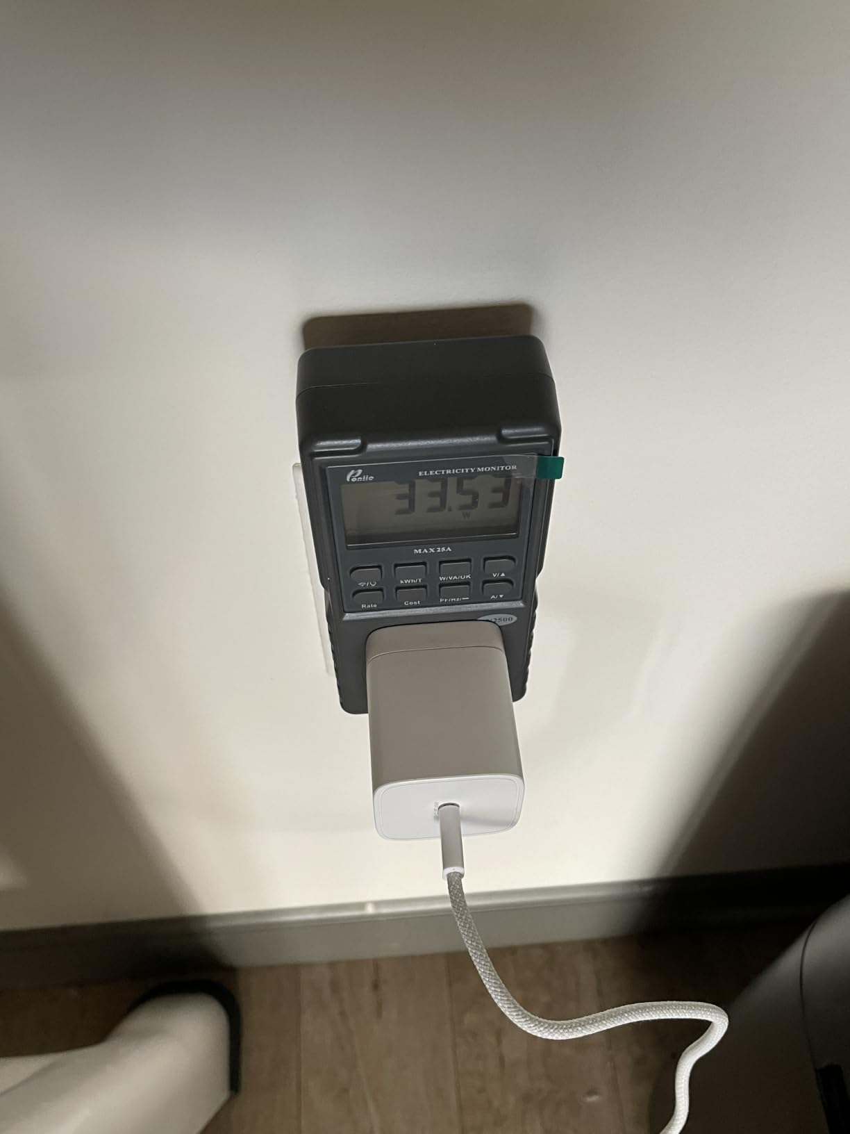 Poniie PN2500 Professional NEMA 5-15 Wi-Fi Wireless Level 1 EV Charger Pass-Through Power Usage Monitor (60-240V, 25Amp) customer photo 2