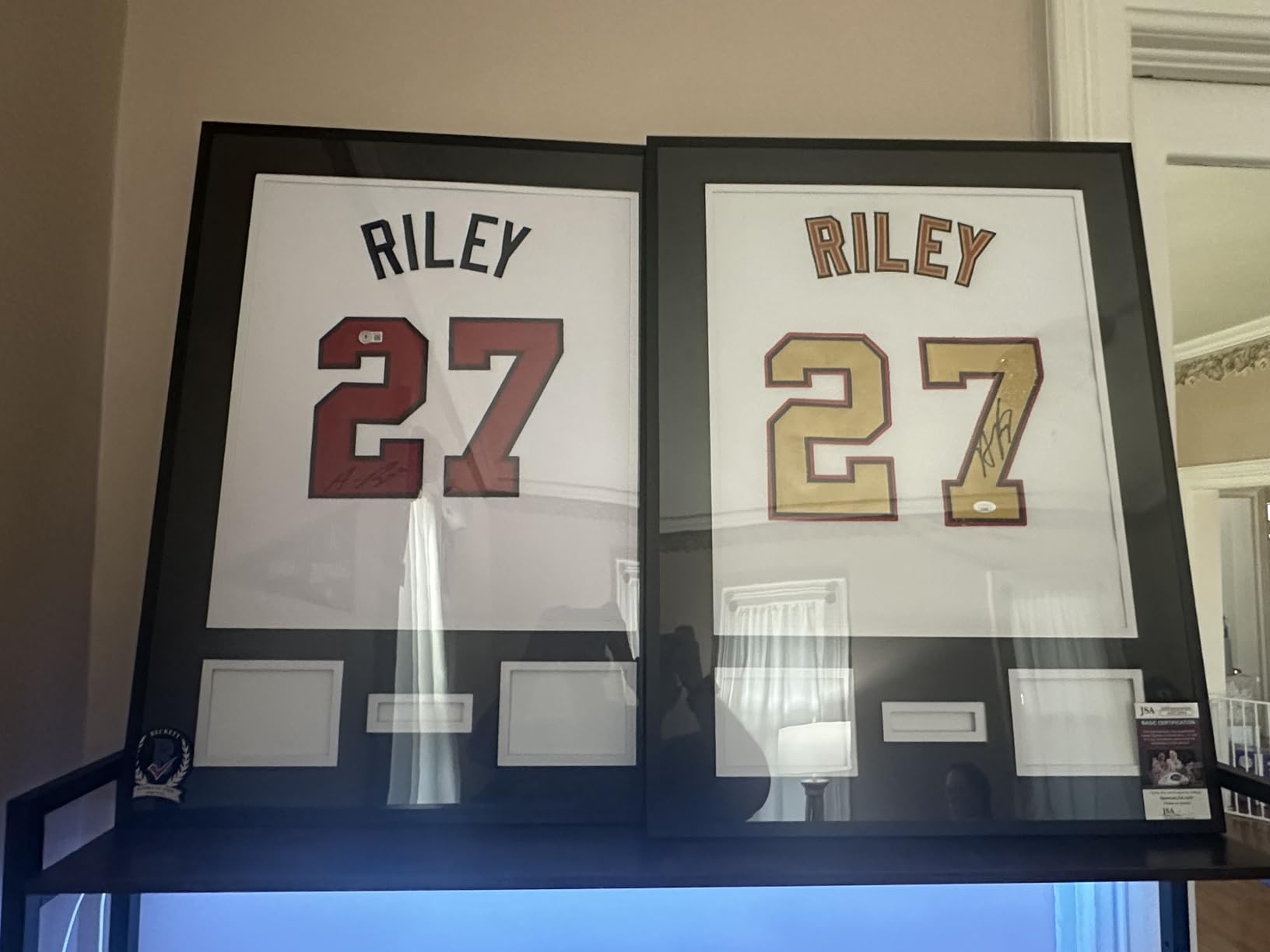Aluminum Jersey Frame Display Case, Metal Frame with Mat, 1 Pack | Lightweight Durable Metal Frame with Mat, Pinboard, Hanging Kit for Football Baseball Basketball Soccer Hockey Shirt customer photo 2
