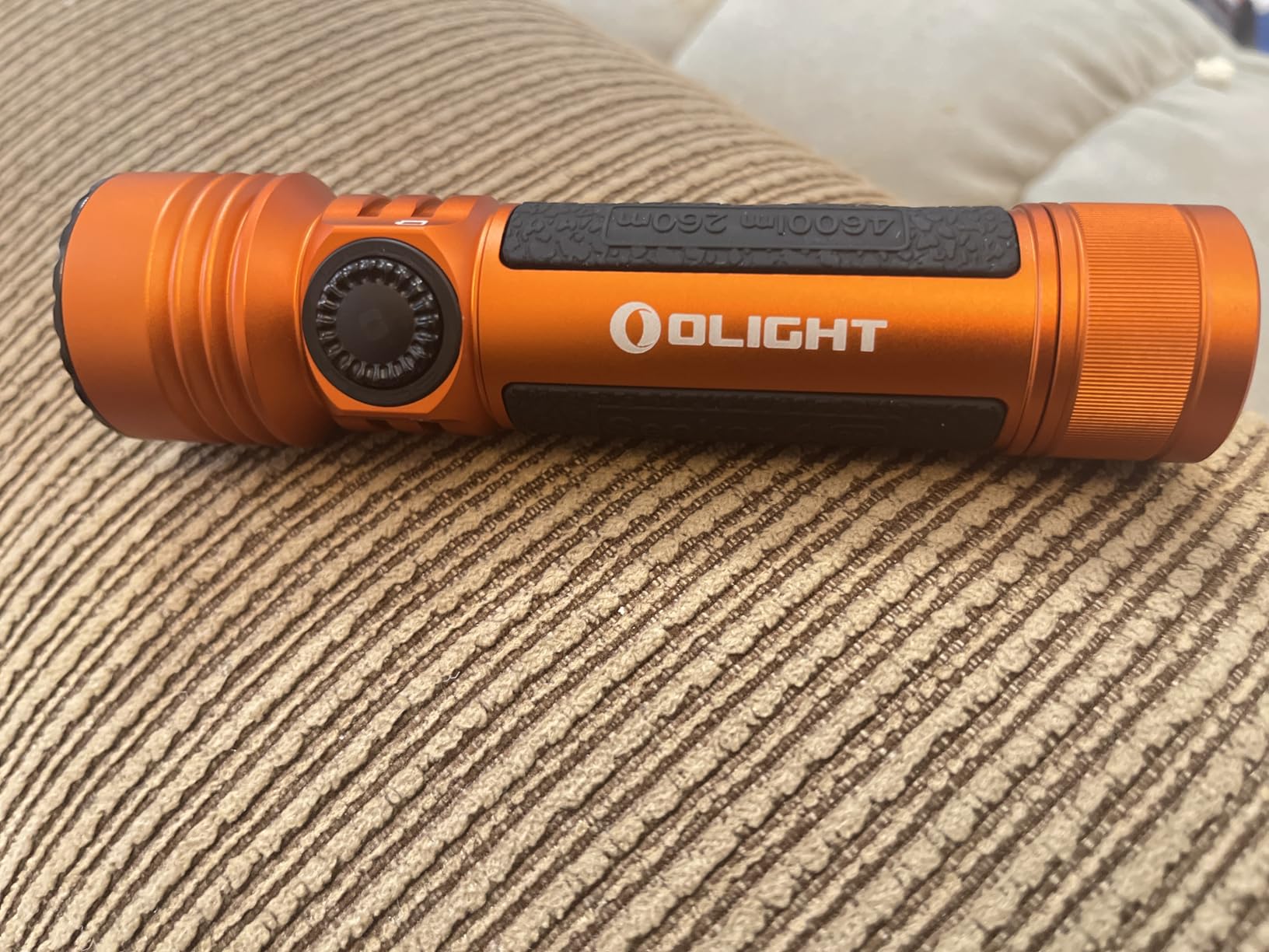 Olight Seeker 4 Pro Rechargeable Flashlight, 4600 Lumens High Lumen (Midnight Blue) customer photo 2